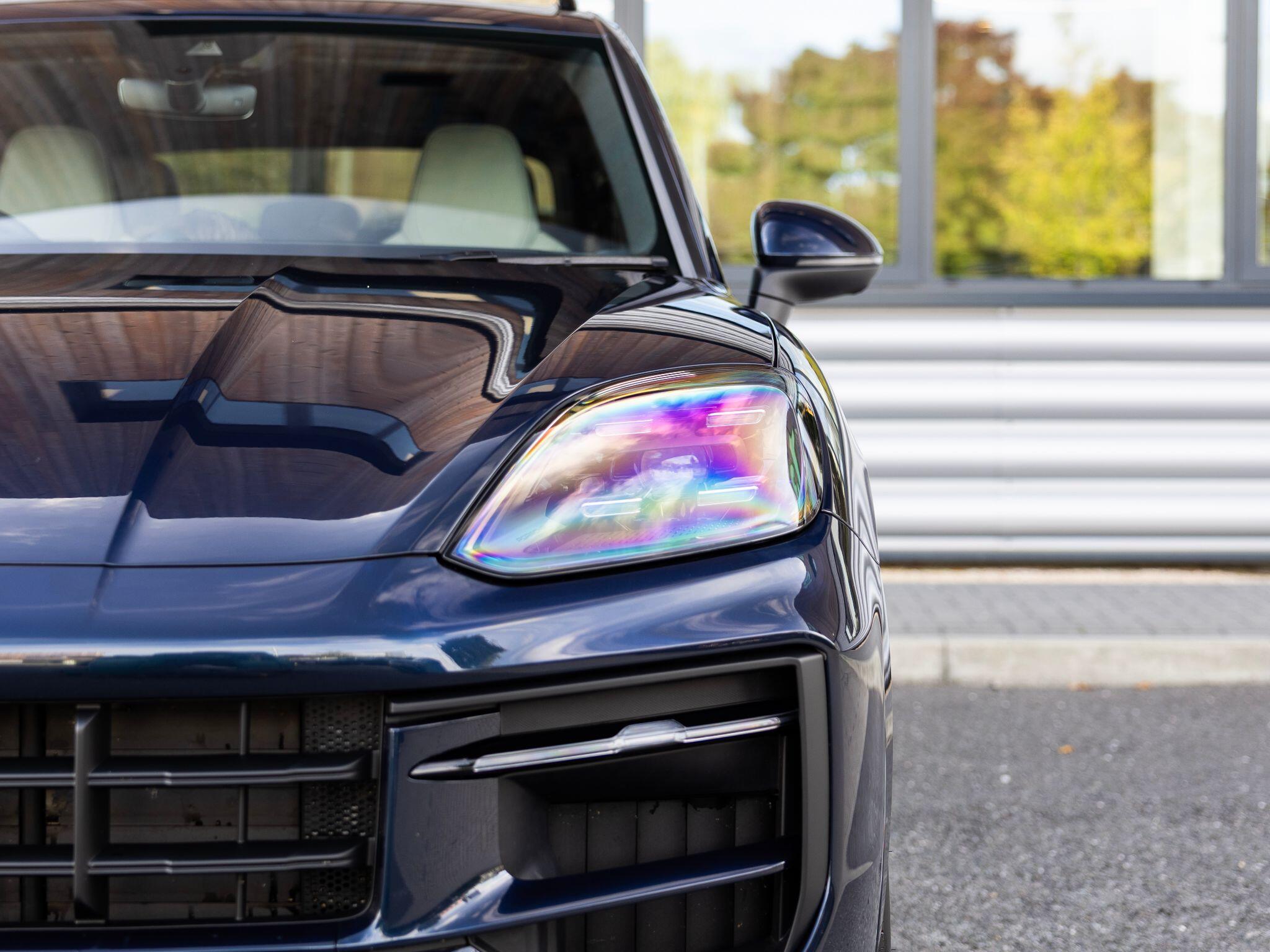 Porsche Cayenne view 45