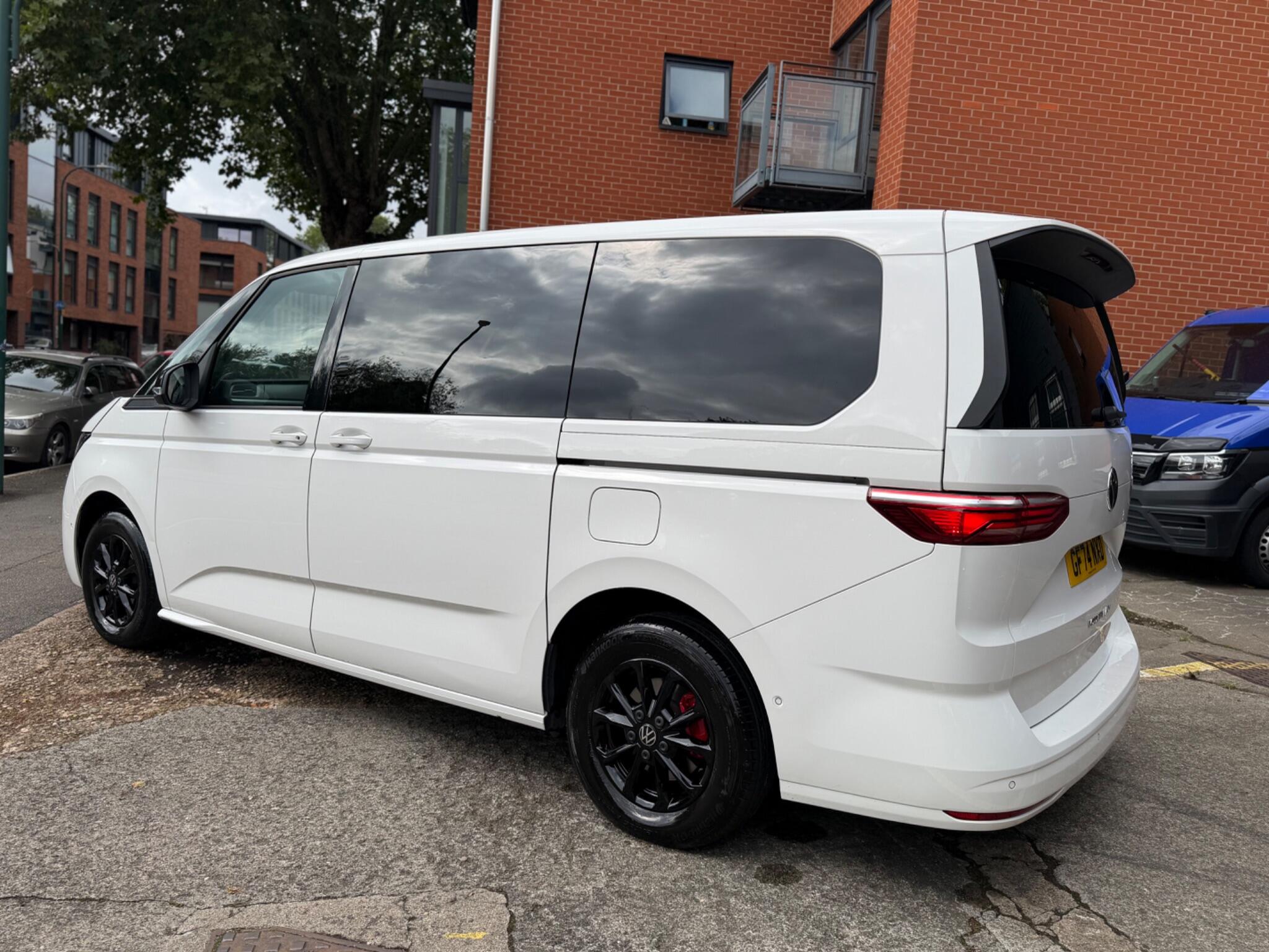 Volkswagen Multivan view 13