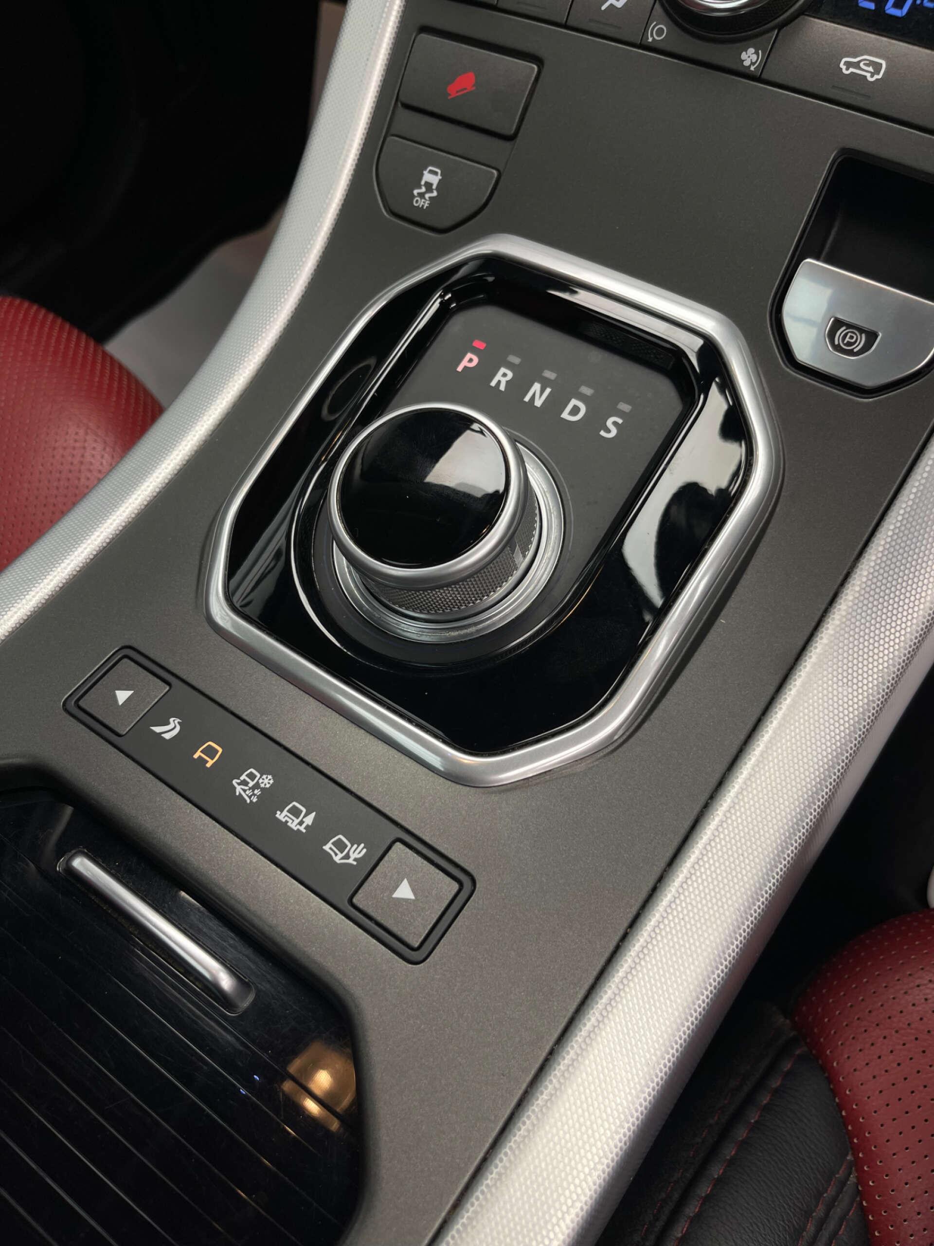 Land Rover Range Rover Evoque view 23
