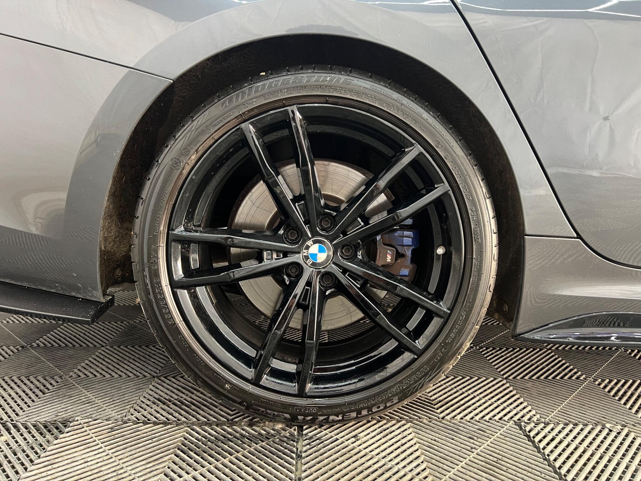 BMW 3 Series view 38