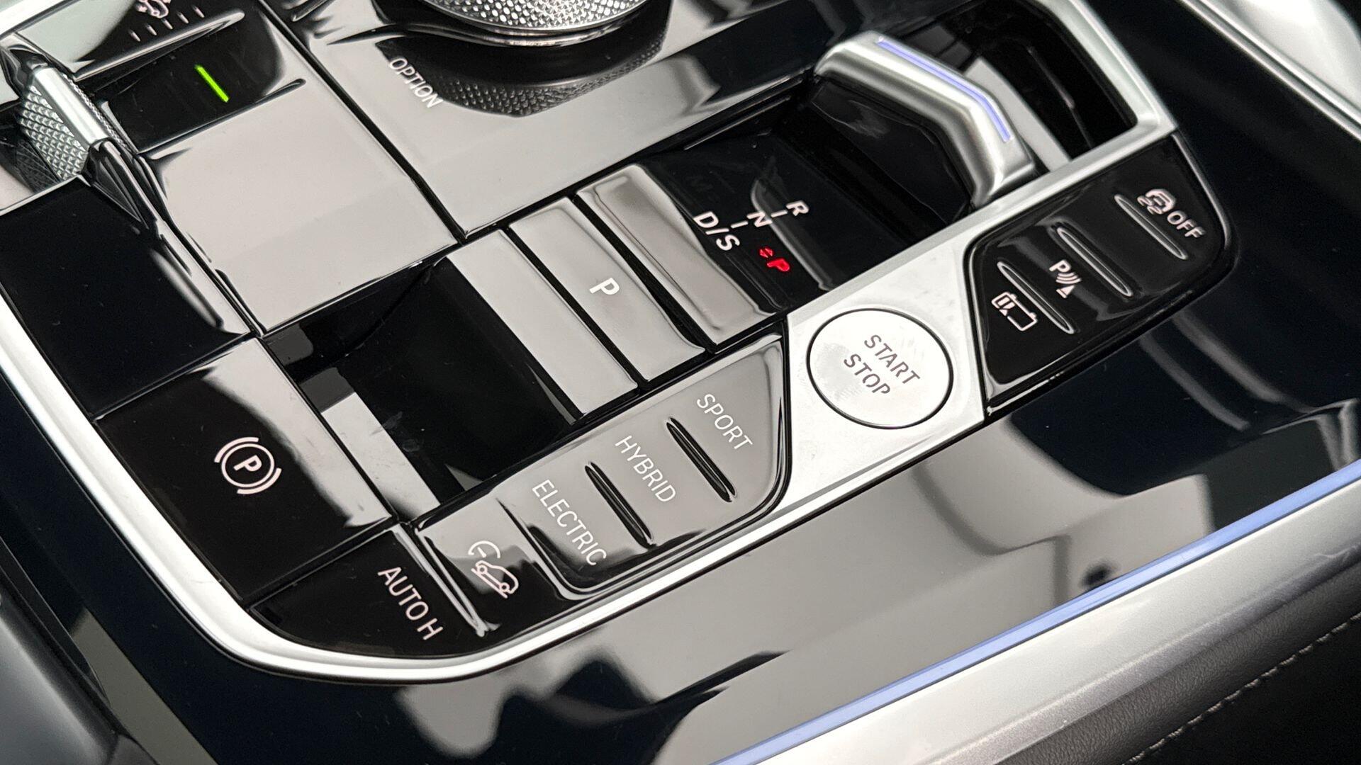 BMW X5 view 20