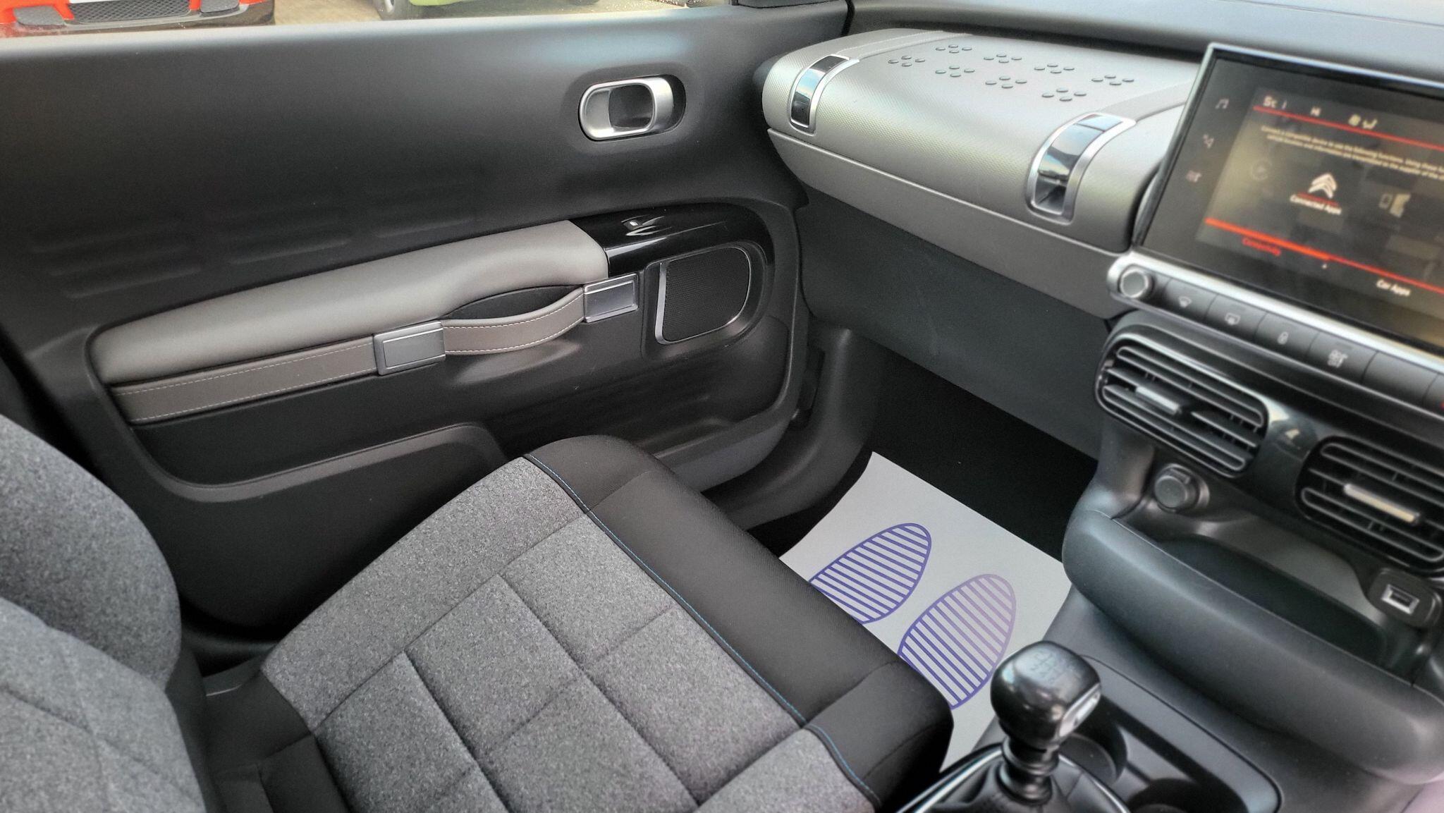 Citroen C4 Cactus view 21