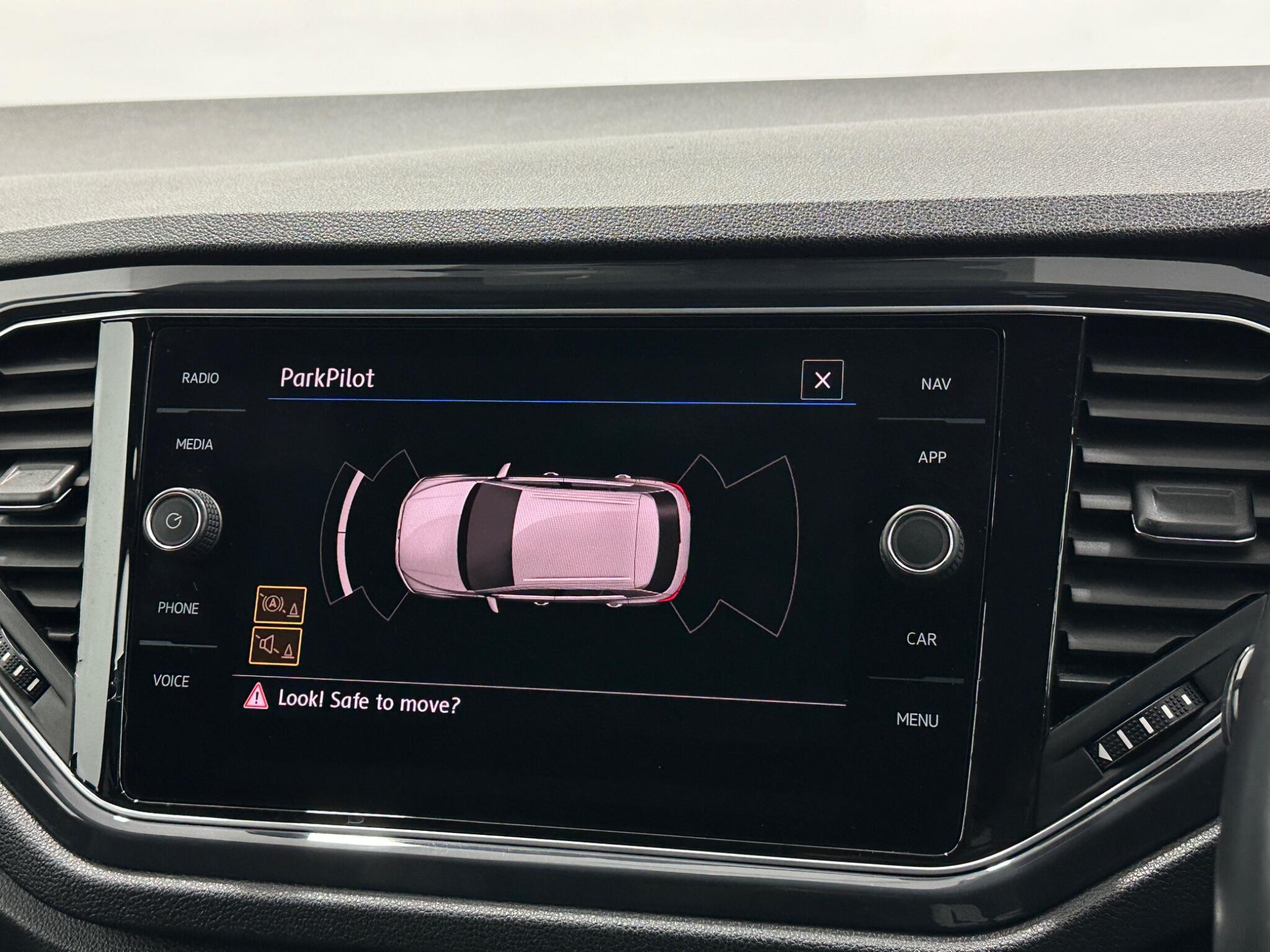 Volkswagen T-Roc view 23