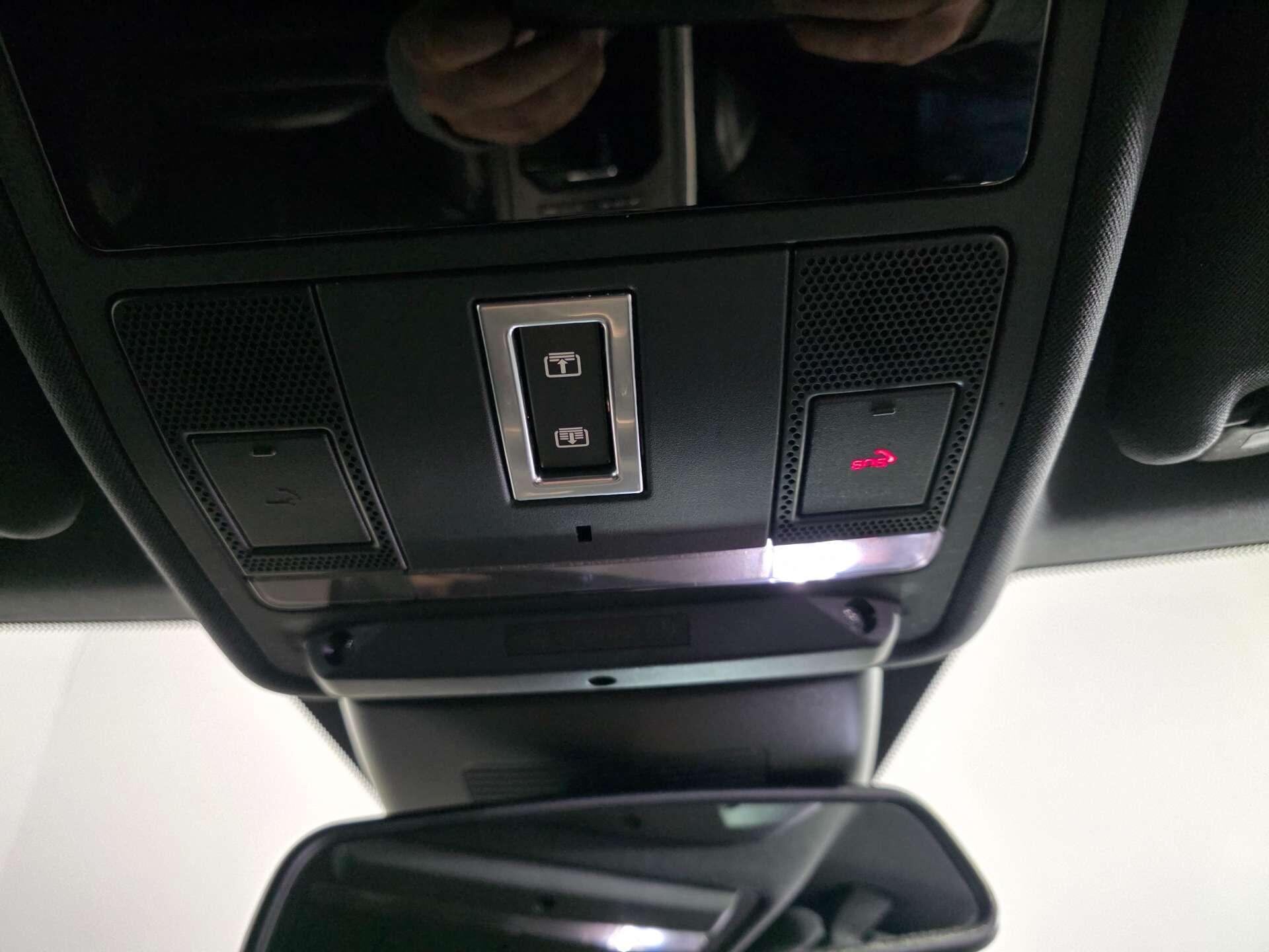 Land Rover Range Rover Evoque view 36