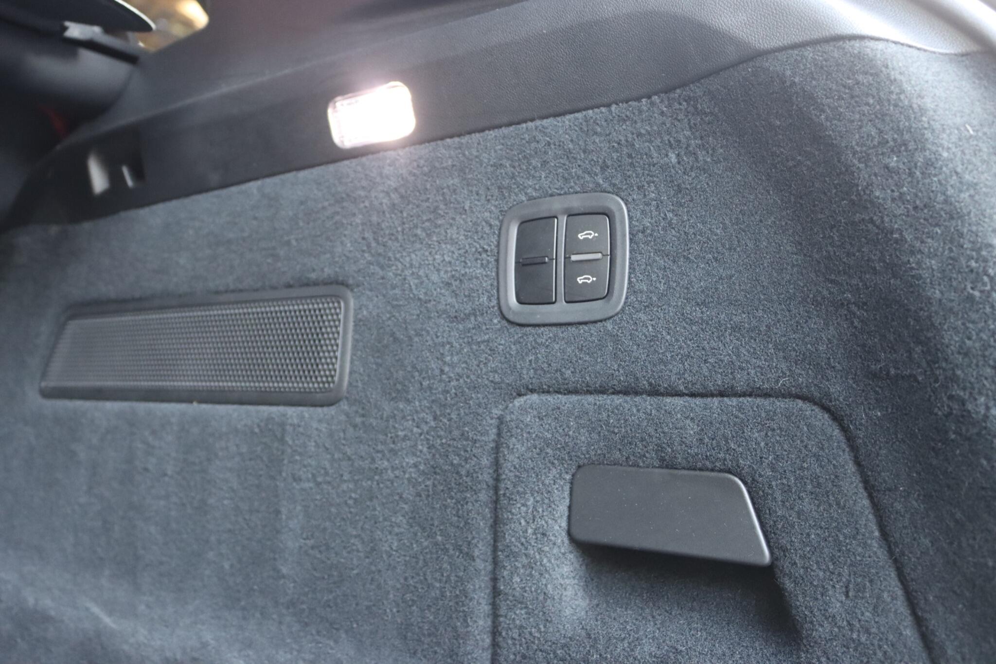 Porsche Cayenne view 30