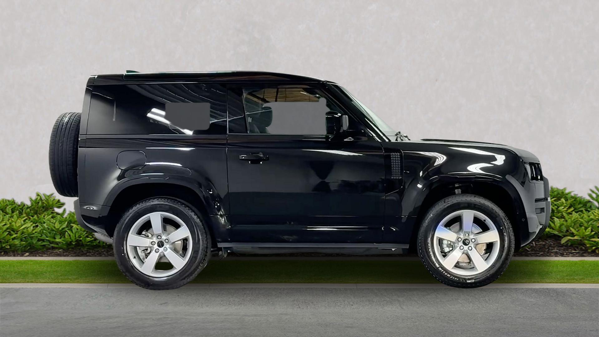 Land Rover Defender view 5