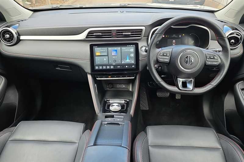 MG ZS view 12