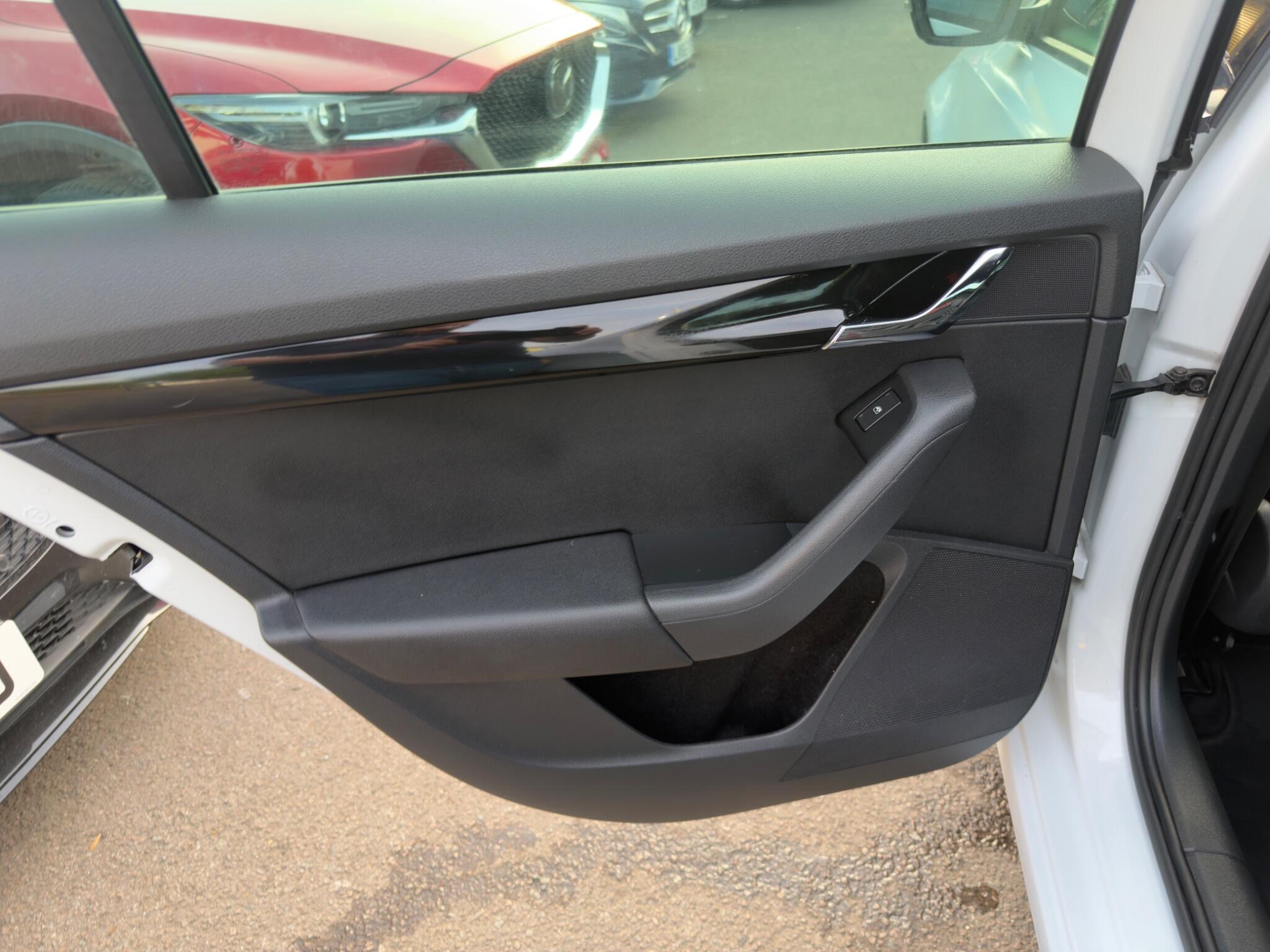 Skoda Octavia view 38