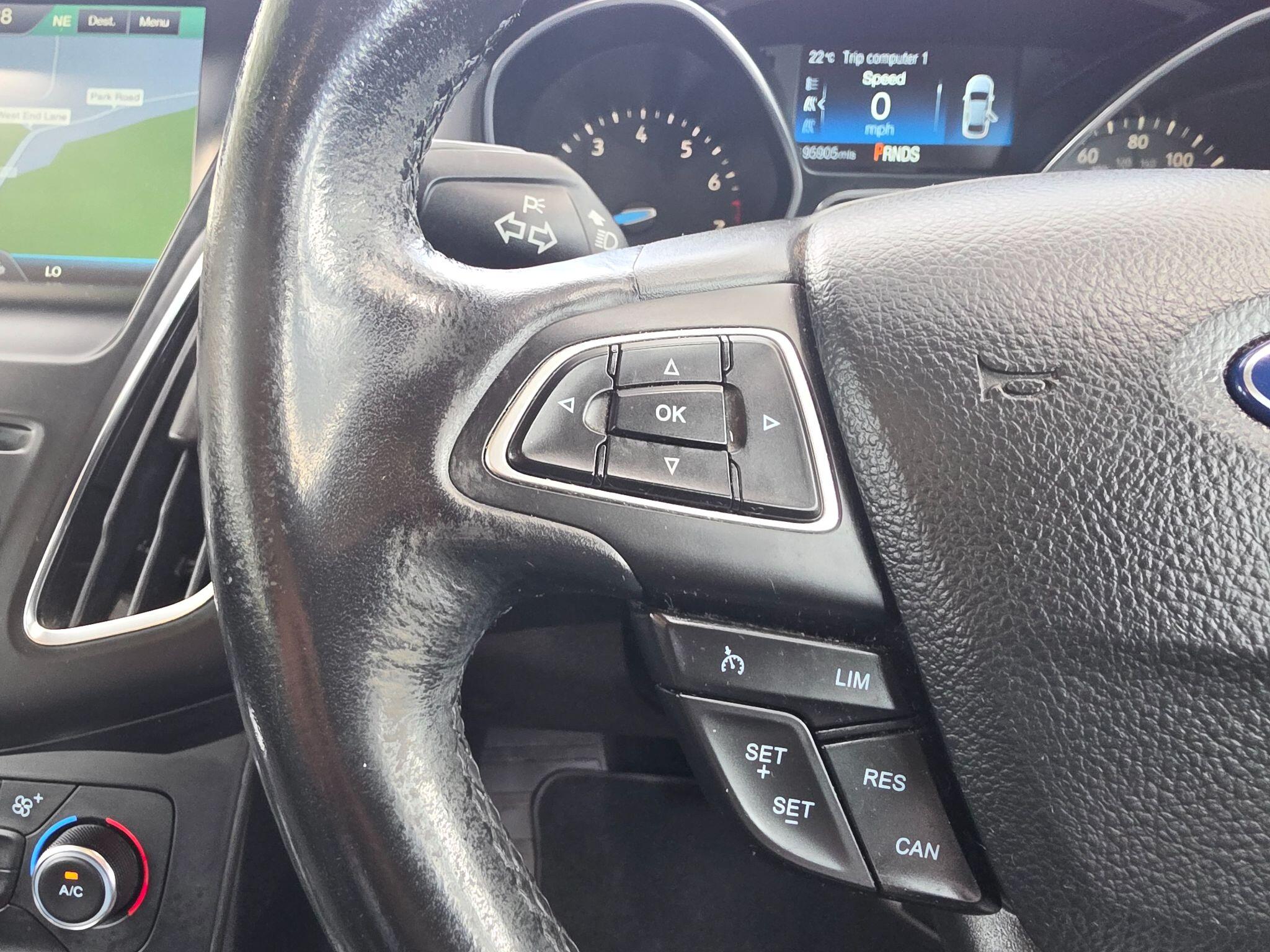 Ford Focus view 23