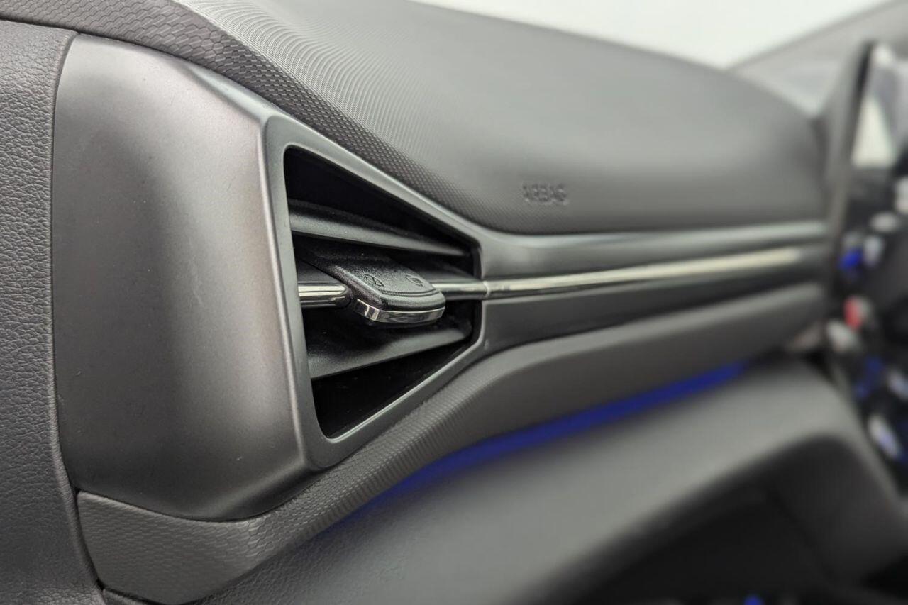 Hyundai Ioniq view 20