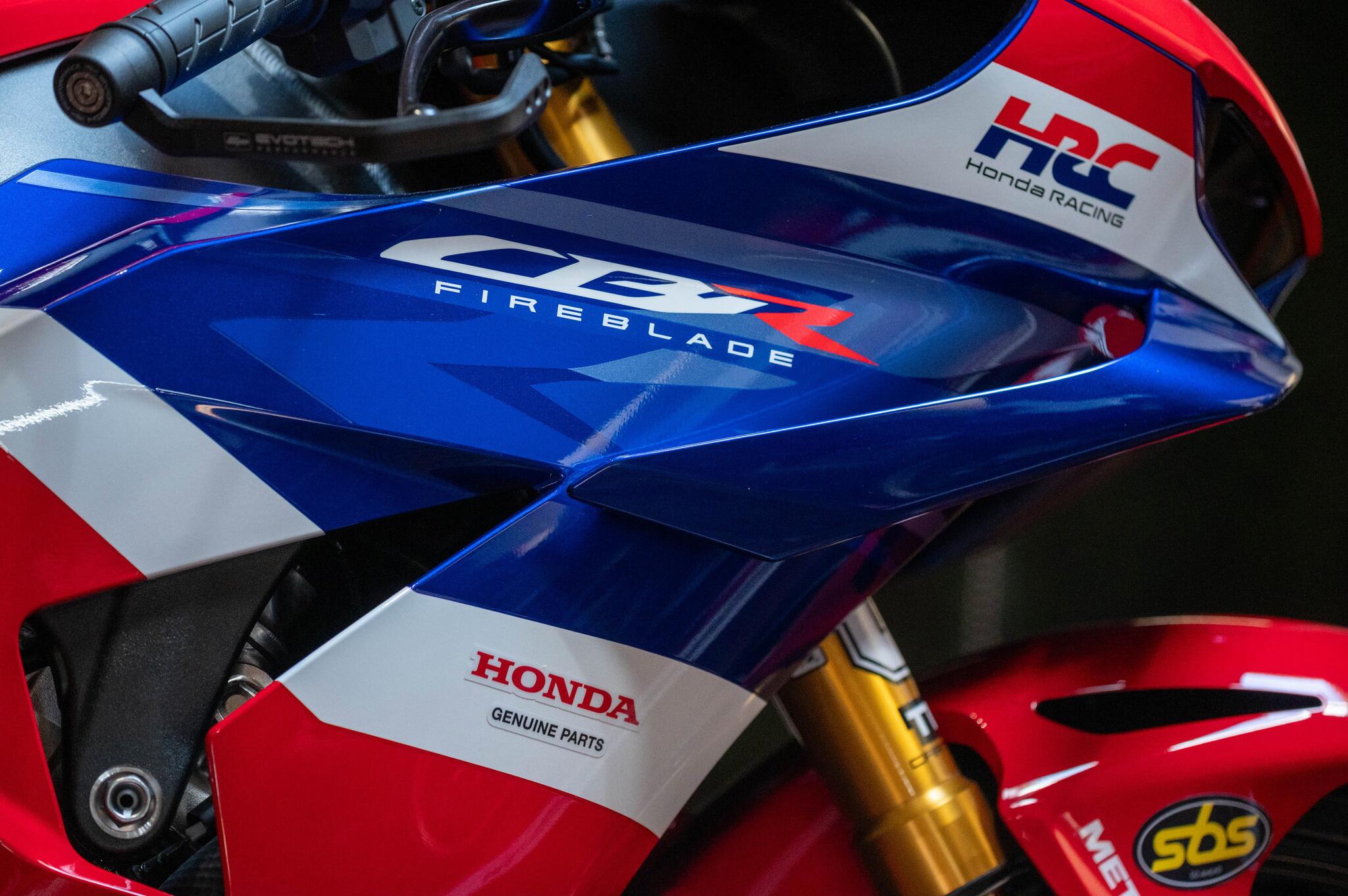 Honda CBR1000RR-R Fireblade SP view 13