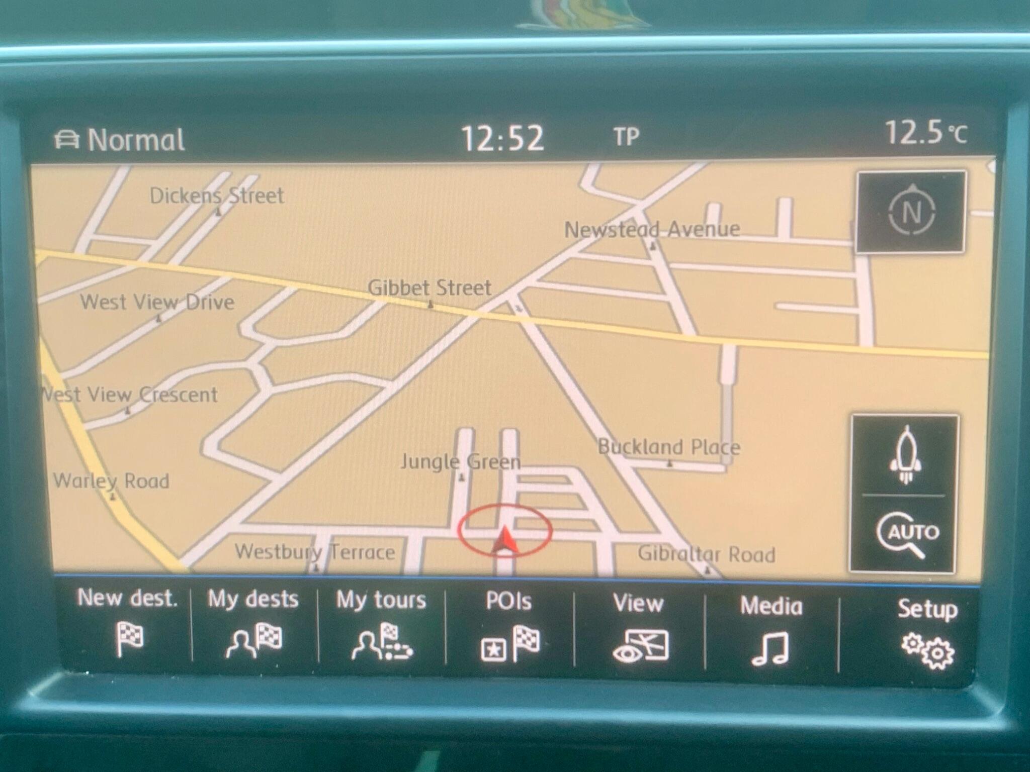 Volkswagen Passat view 18