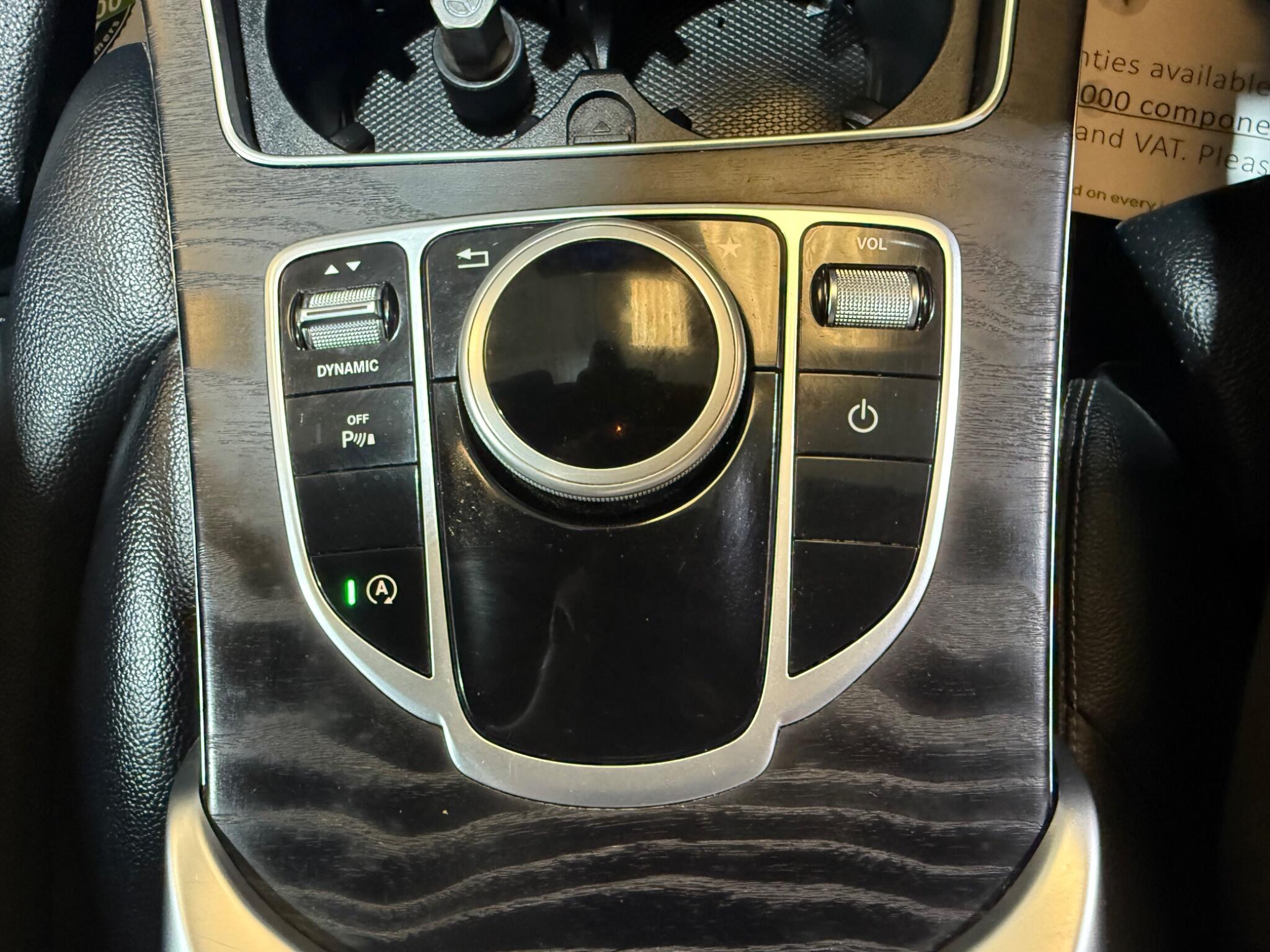Mercedes-Benz C-Class view 26