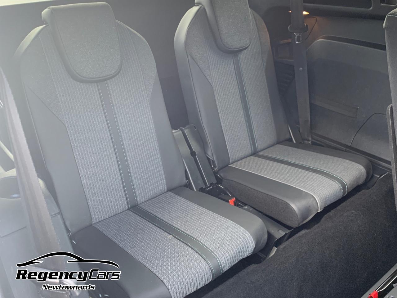 Peugeot 5008 view 16