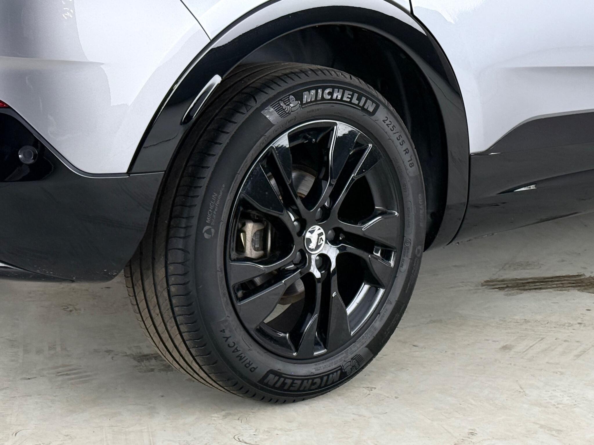 Vauxhall Grandland view 9