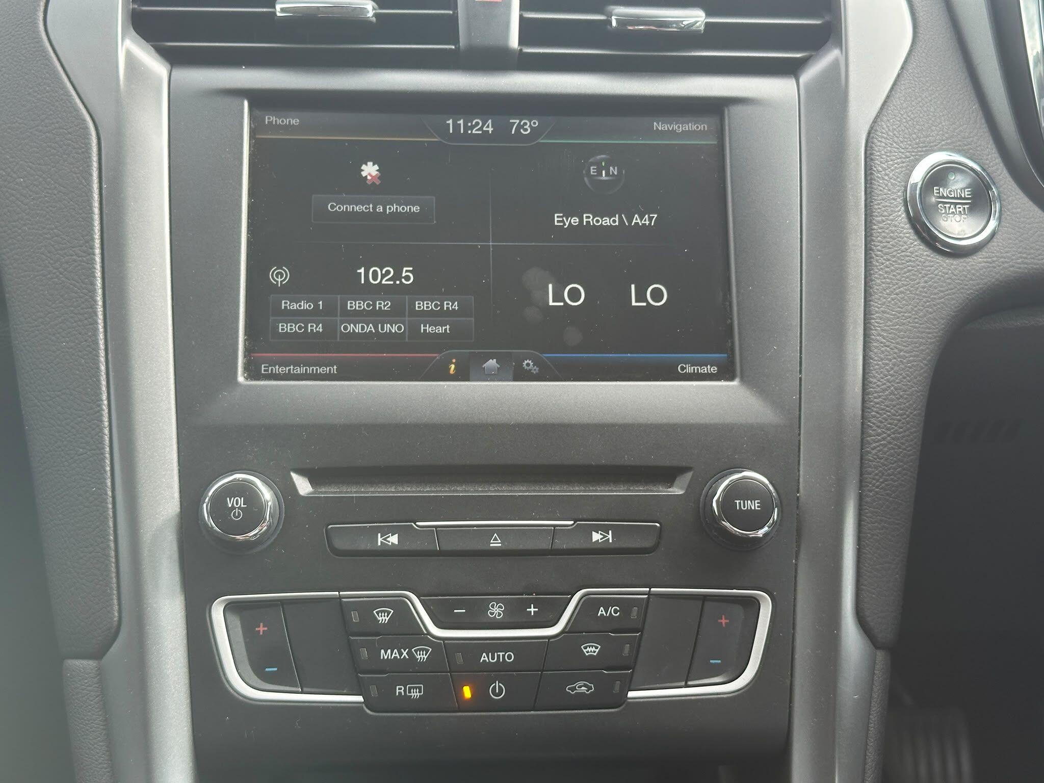 Ford Mondeo view 12
