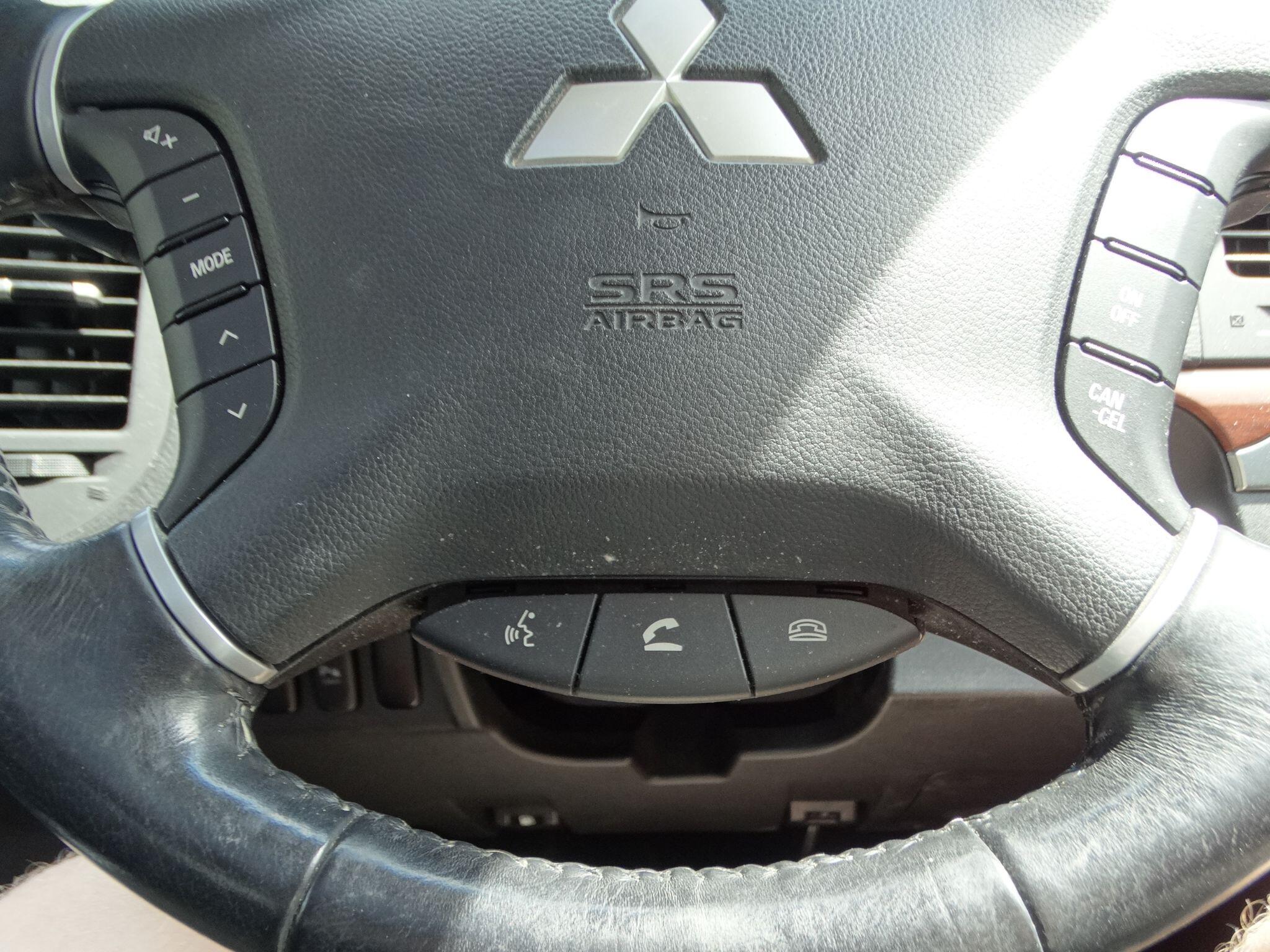 Mitsubishi Shogun view 24
