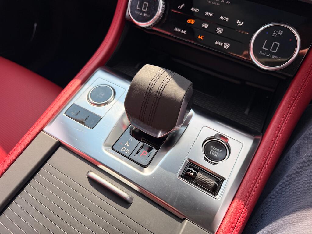 Jaguar F-Pace view 39