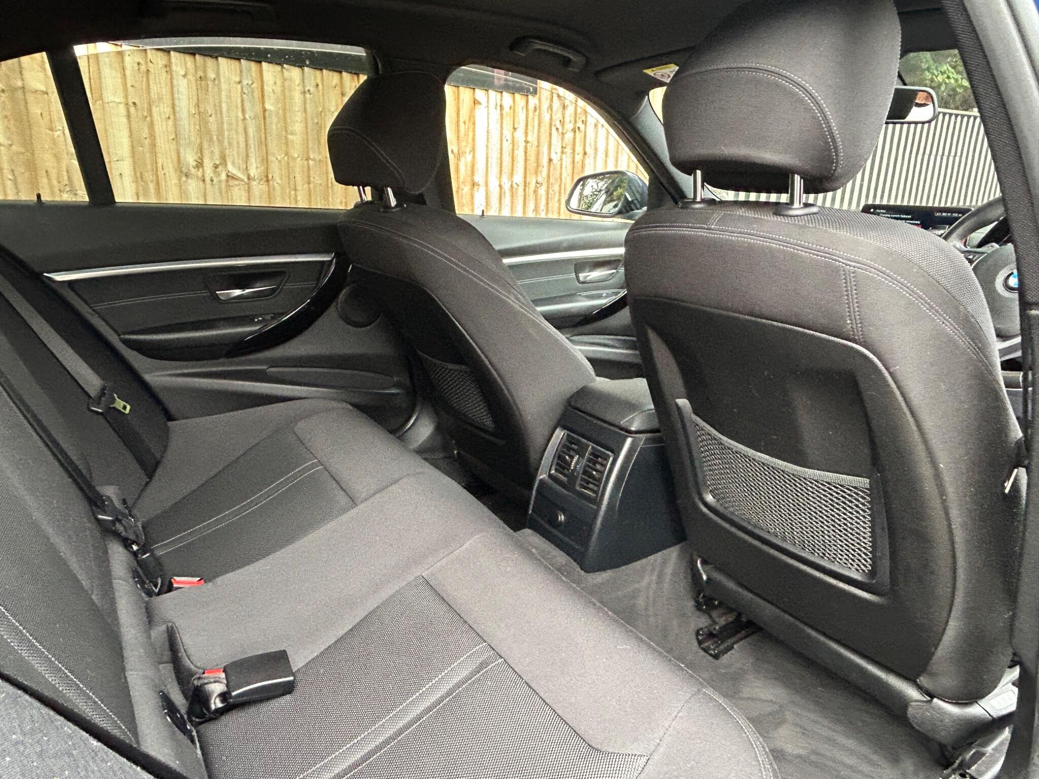 BMW 3 Series view 33