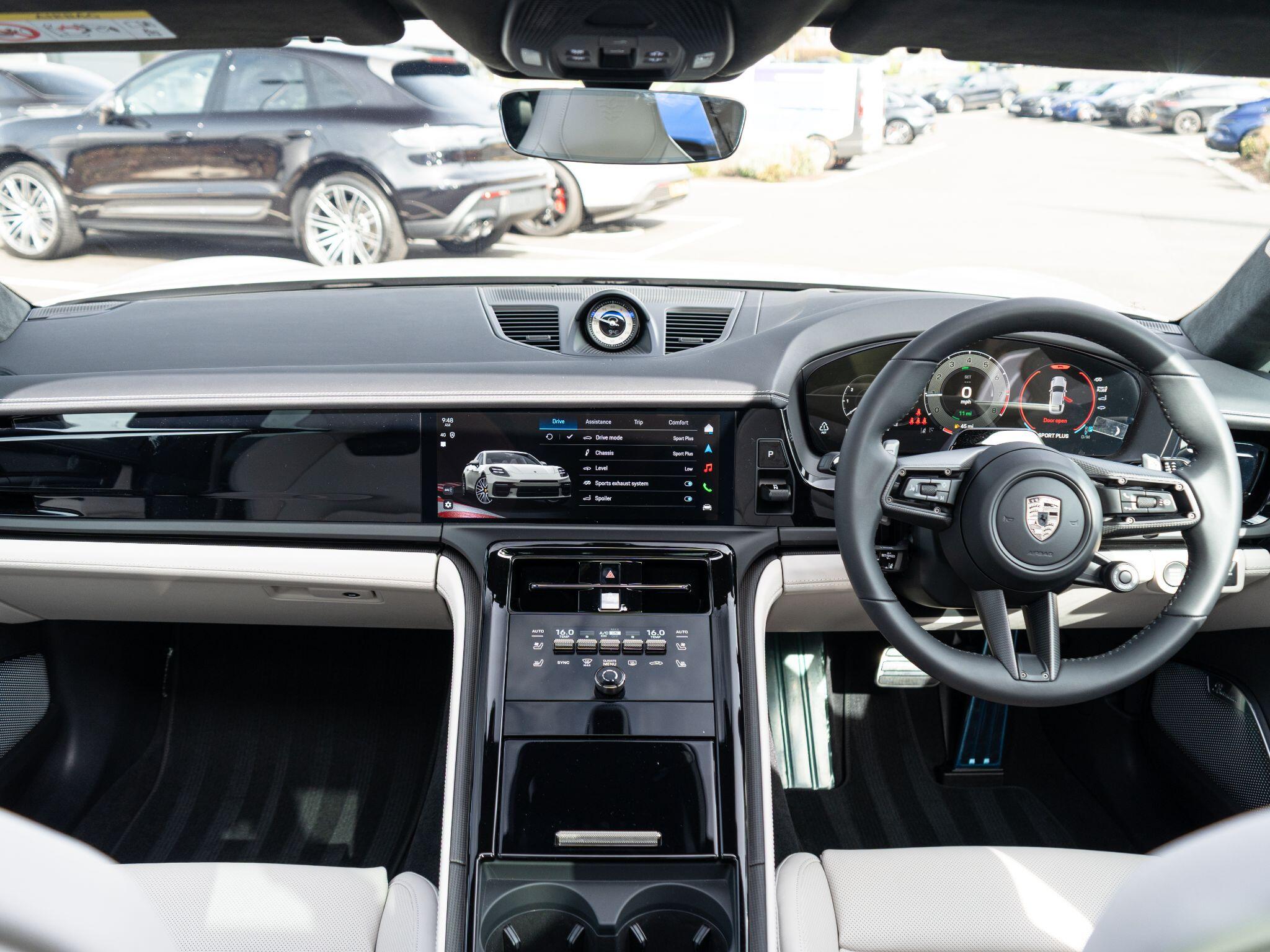 Porsche Panamera view 26
