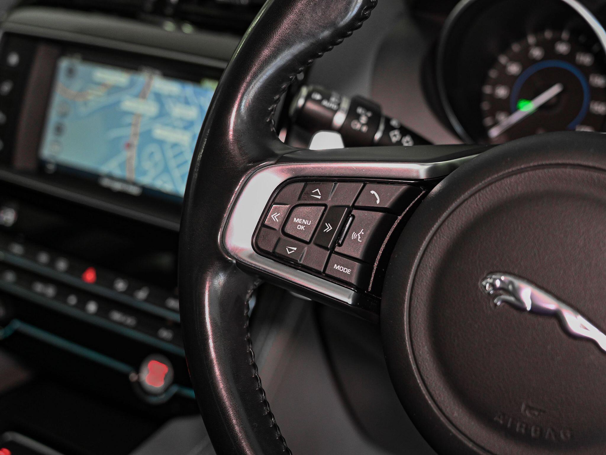Jaguar F-Pace view 9