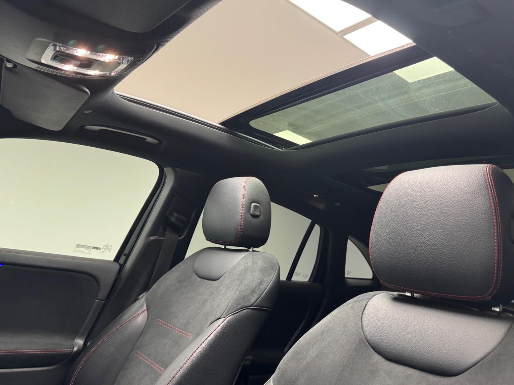 Mercedes-Benz Gla view 10