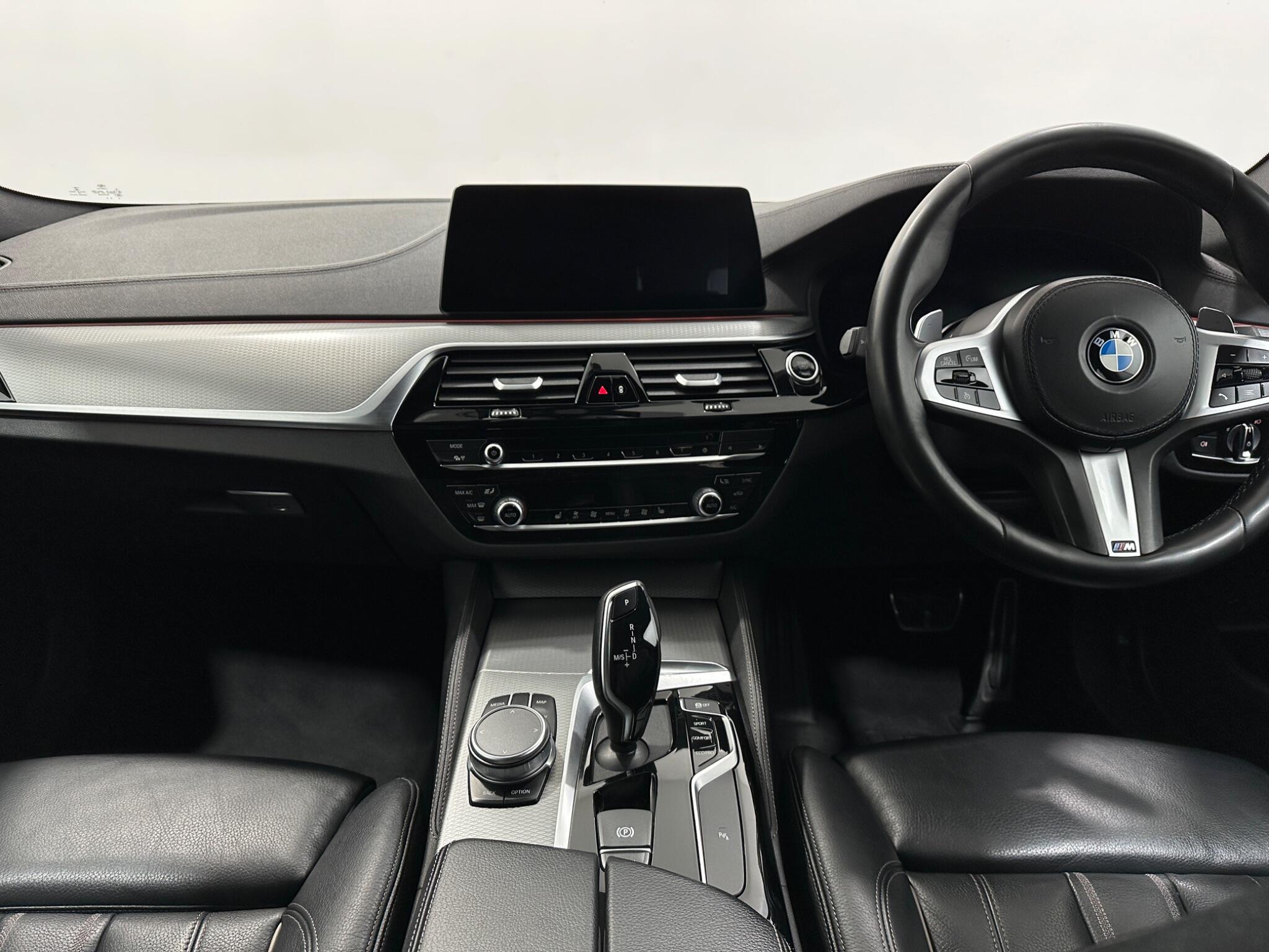 BMW 5 Series view 20