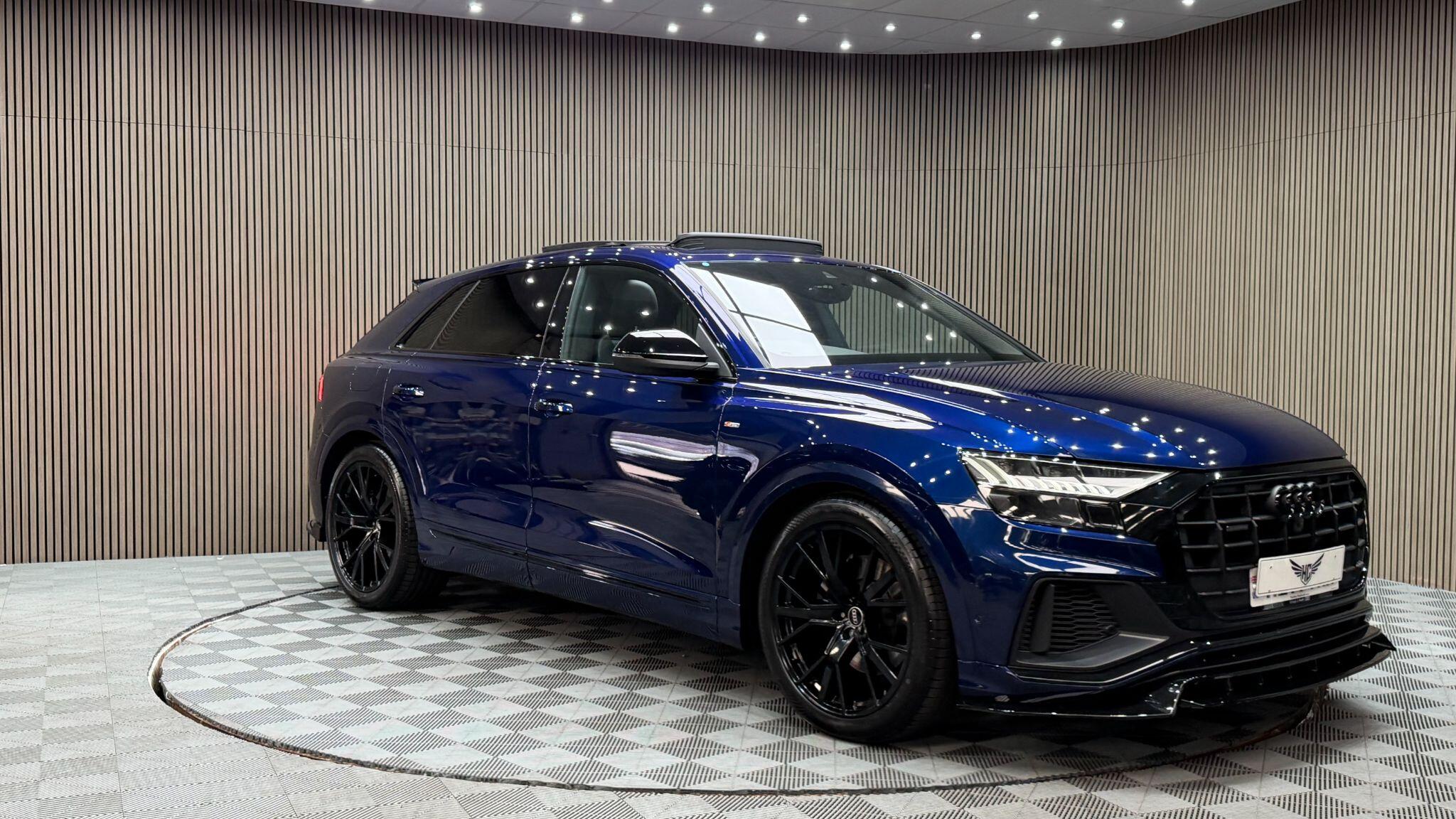 Audi Q8 view 37