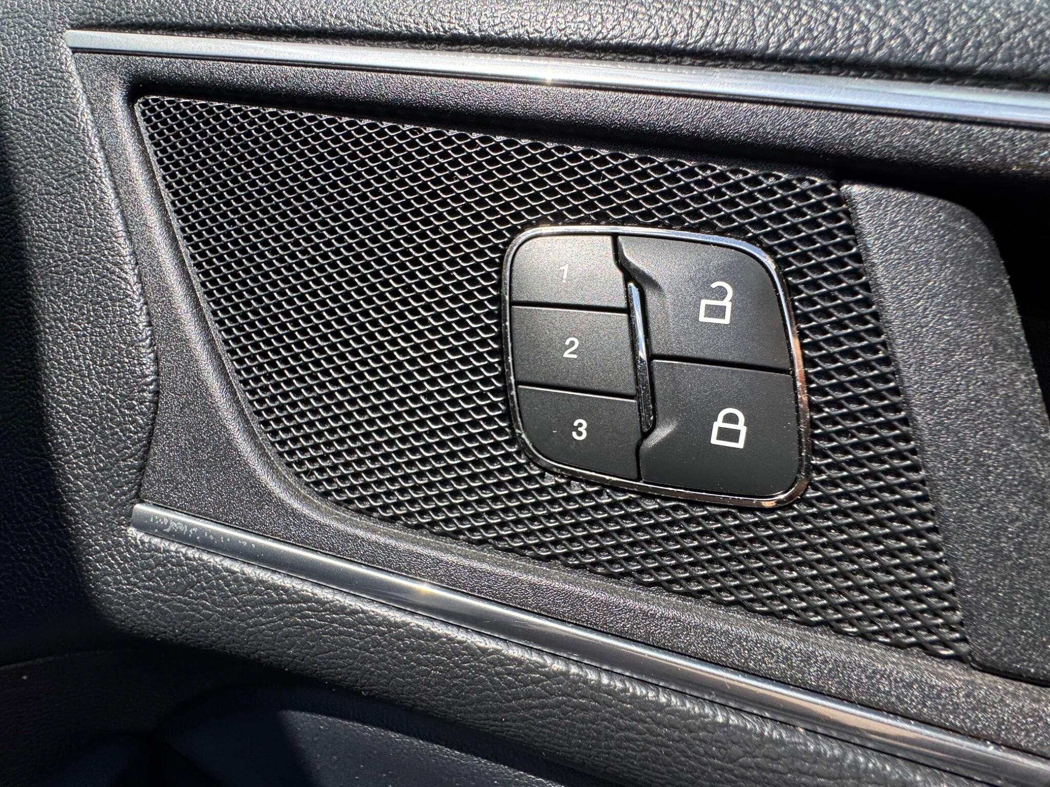Ford Edge view 16