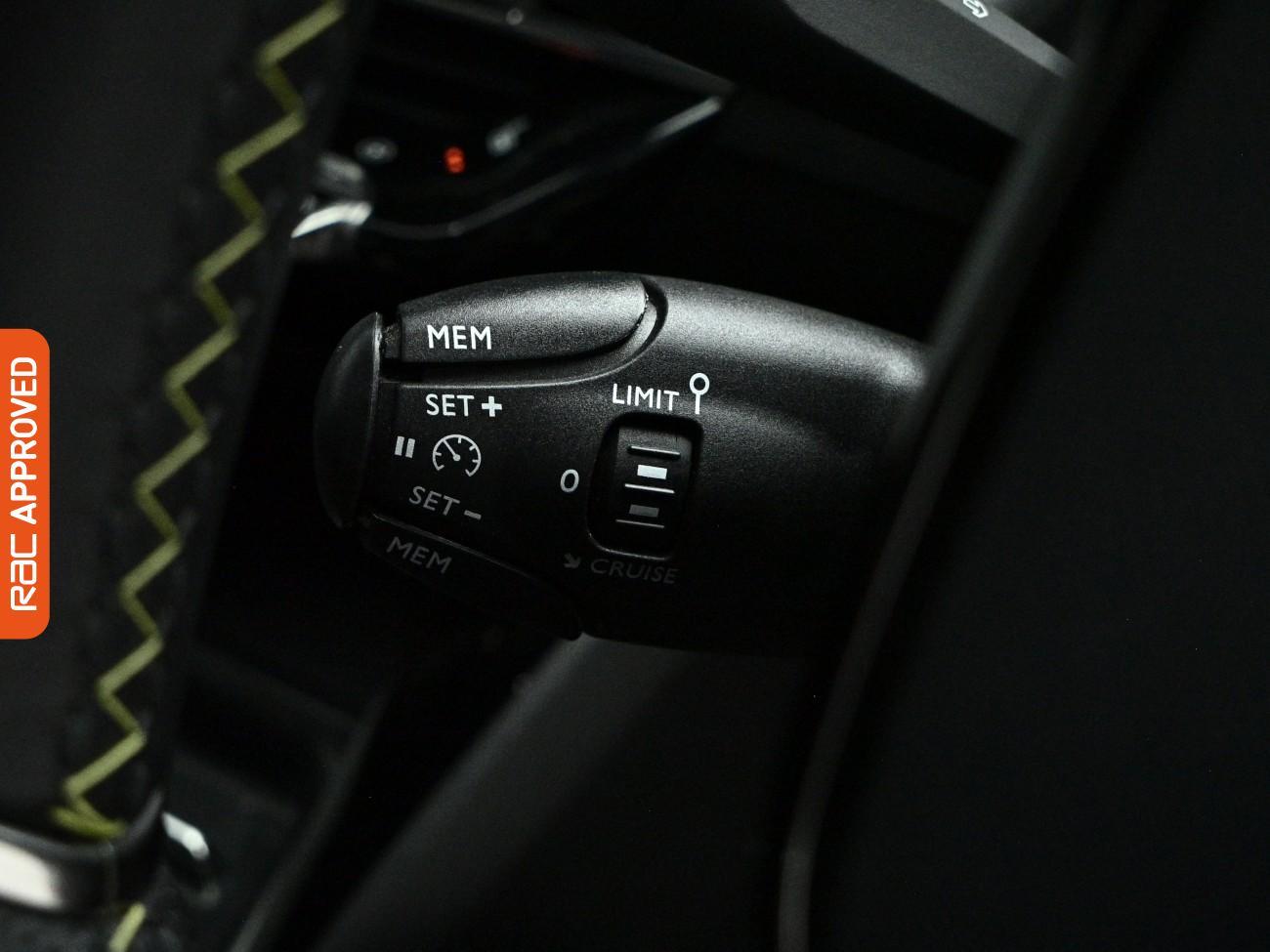 Peugeot e-2008 view 26