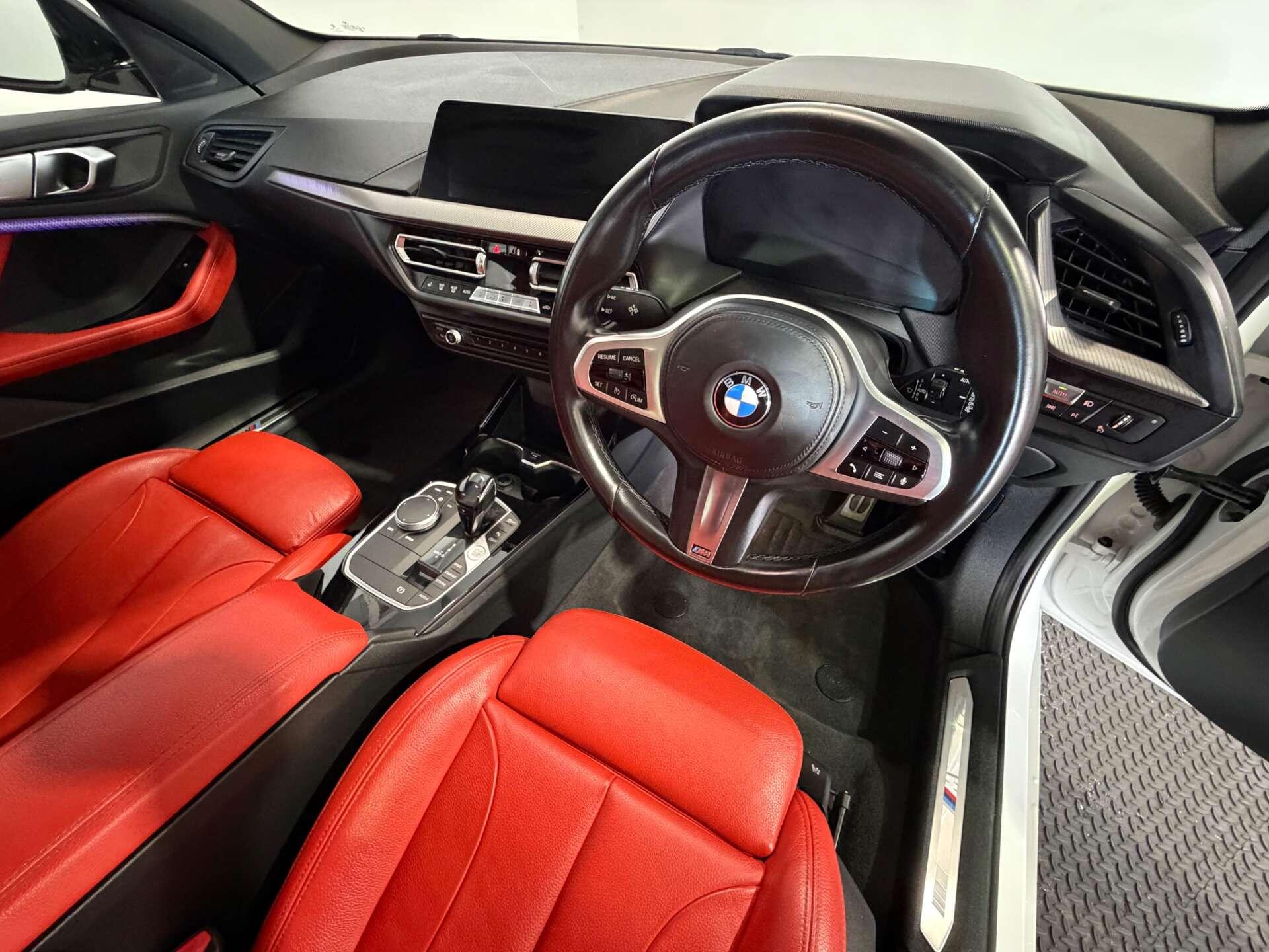 BMW 1 Series view 17
