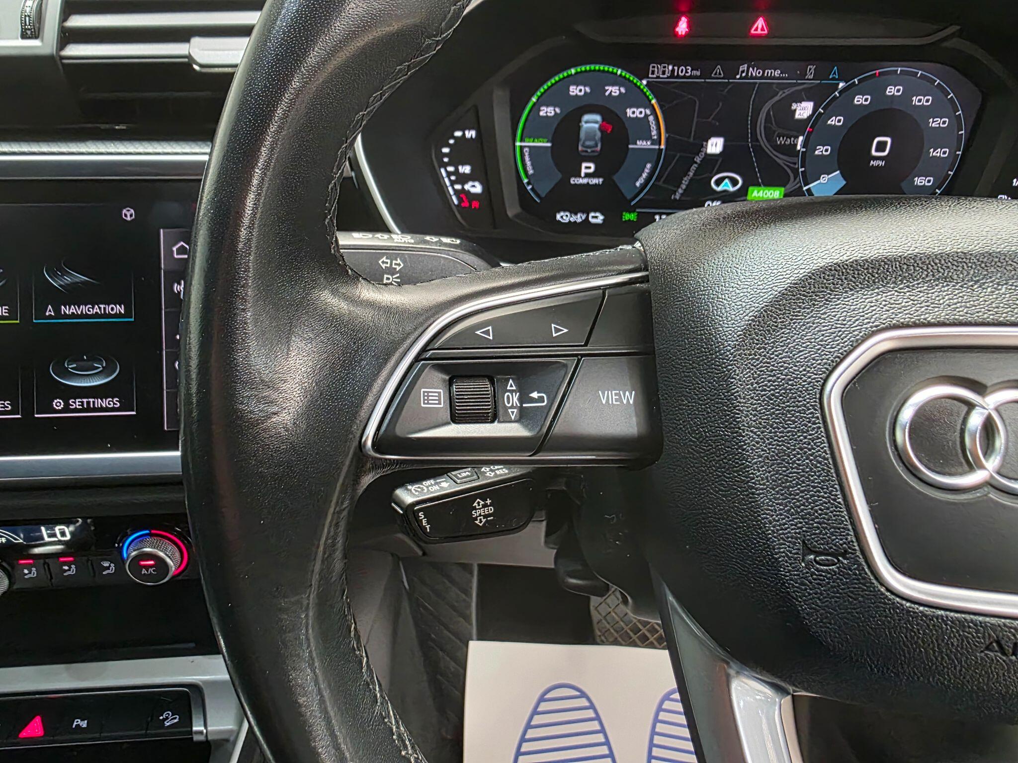 Audi Q3 view 21