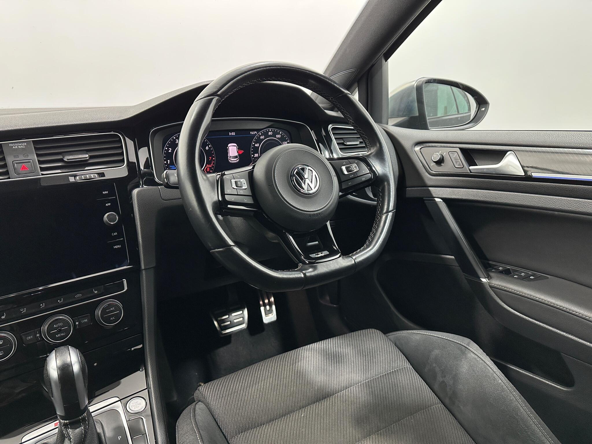 Volkswagen Golf view 12