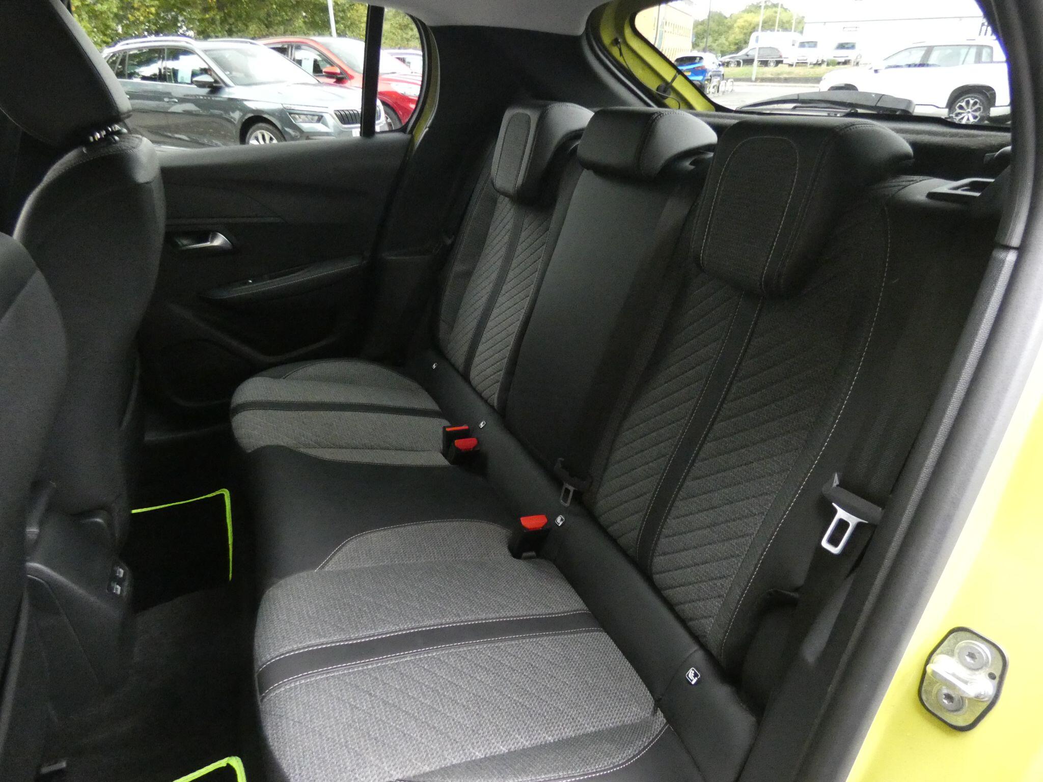 Peugeot E-208 view 29
