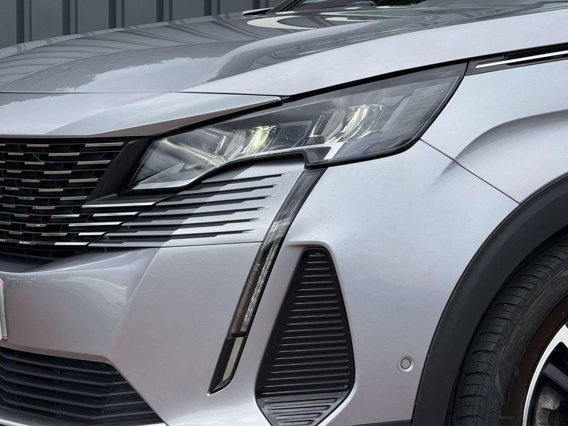 Peugeot 3008 view 6