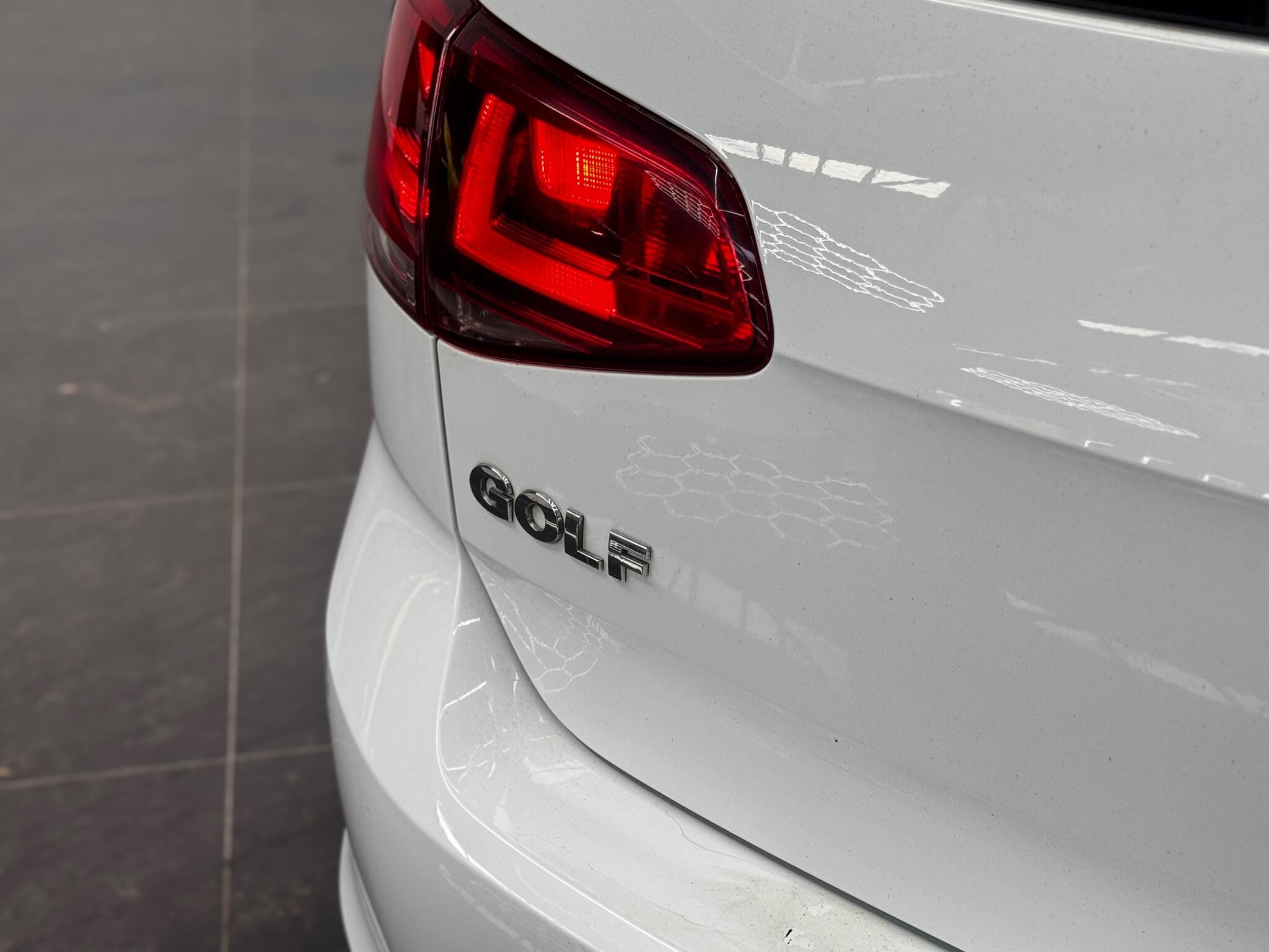 Volkswagen Golf view 70
