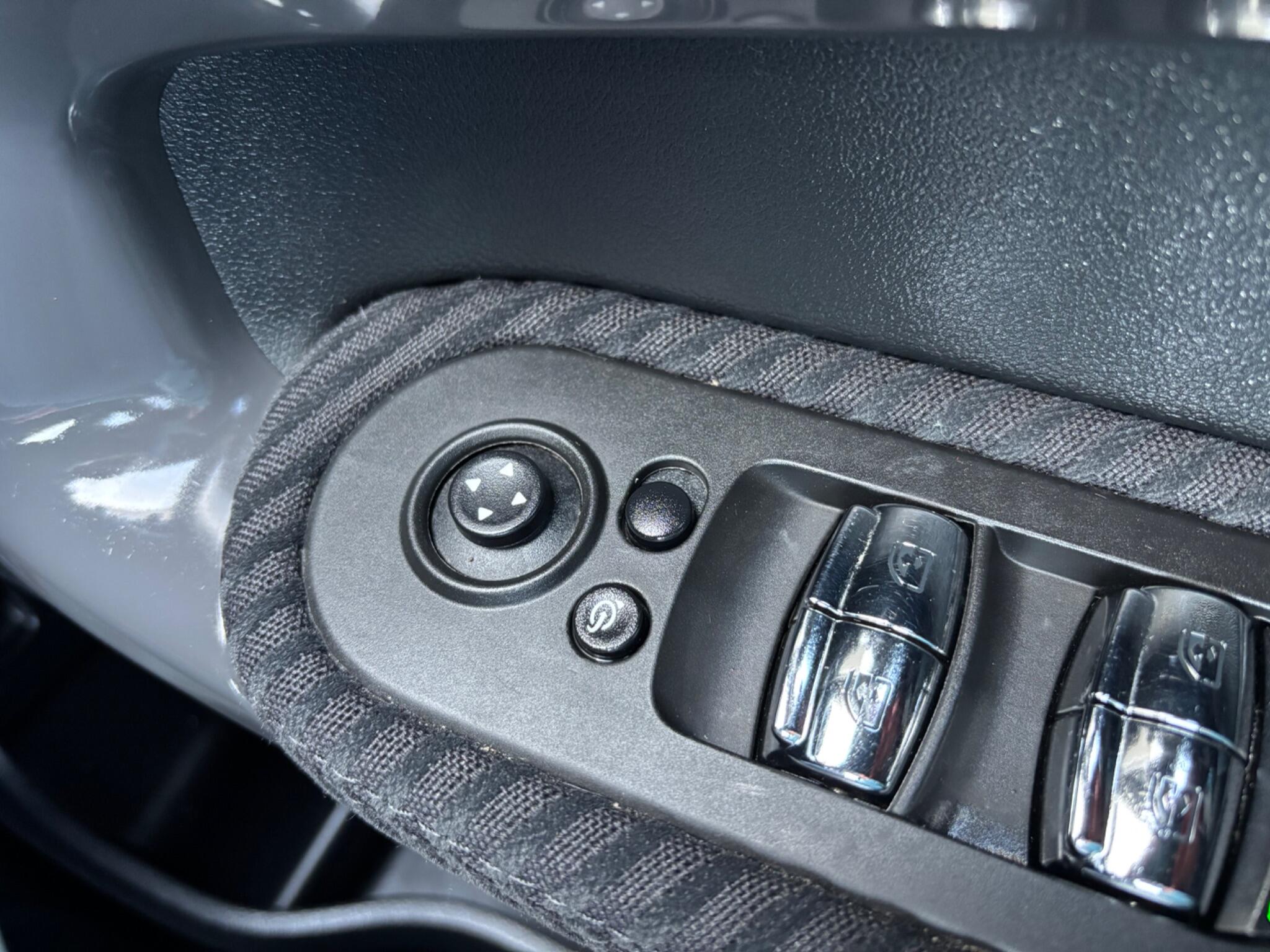 Mini Countryman view 43