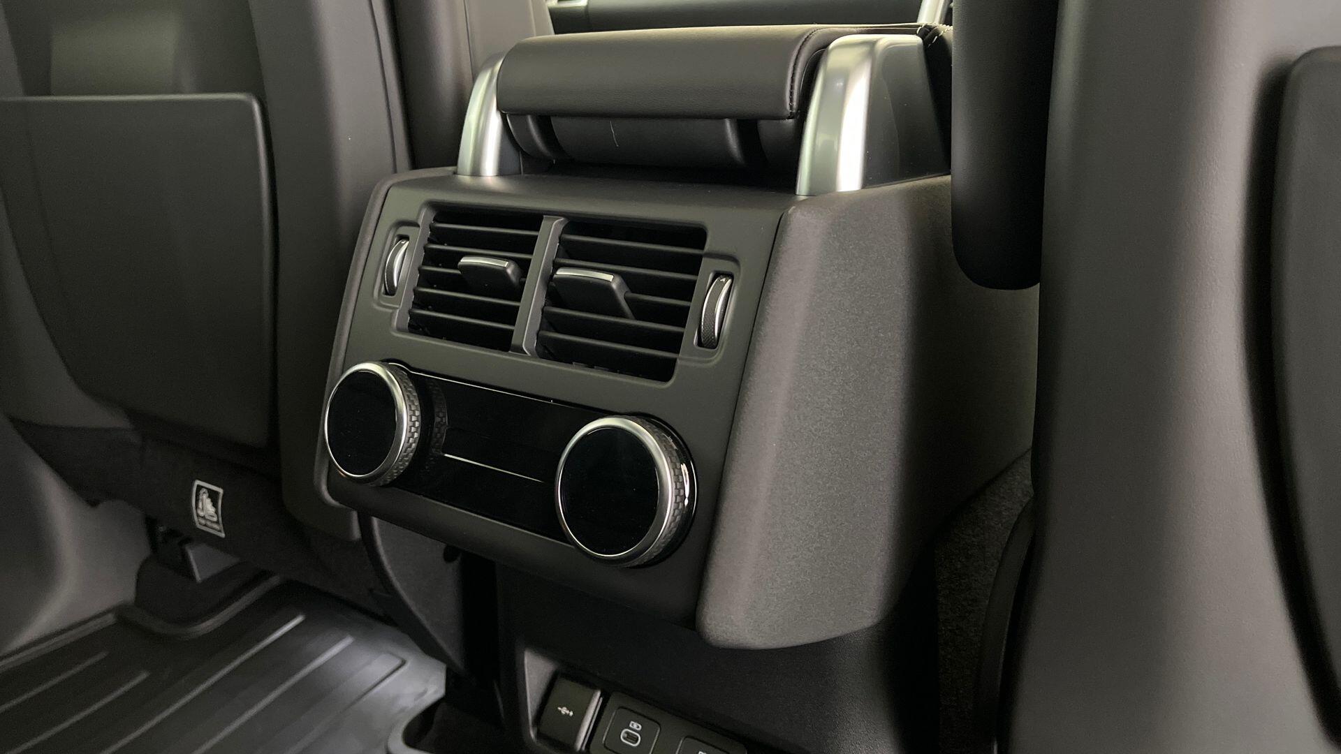 Land Rover Discovery view 18