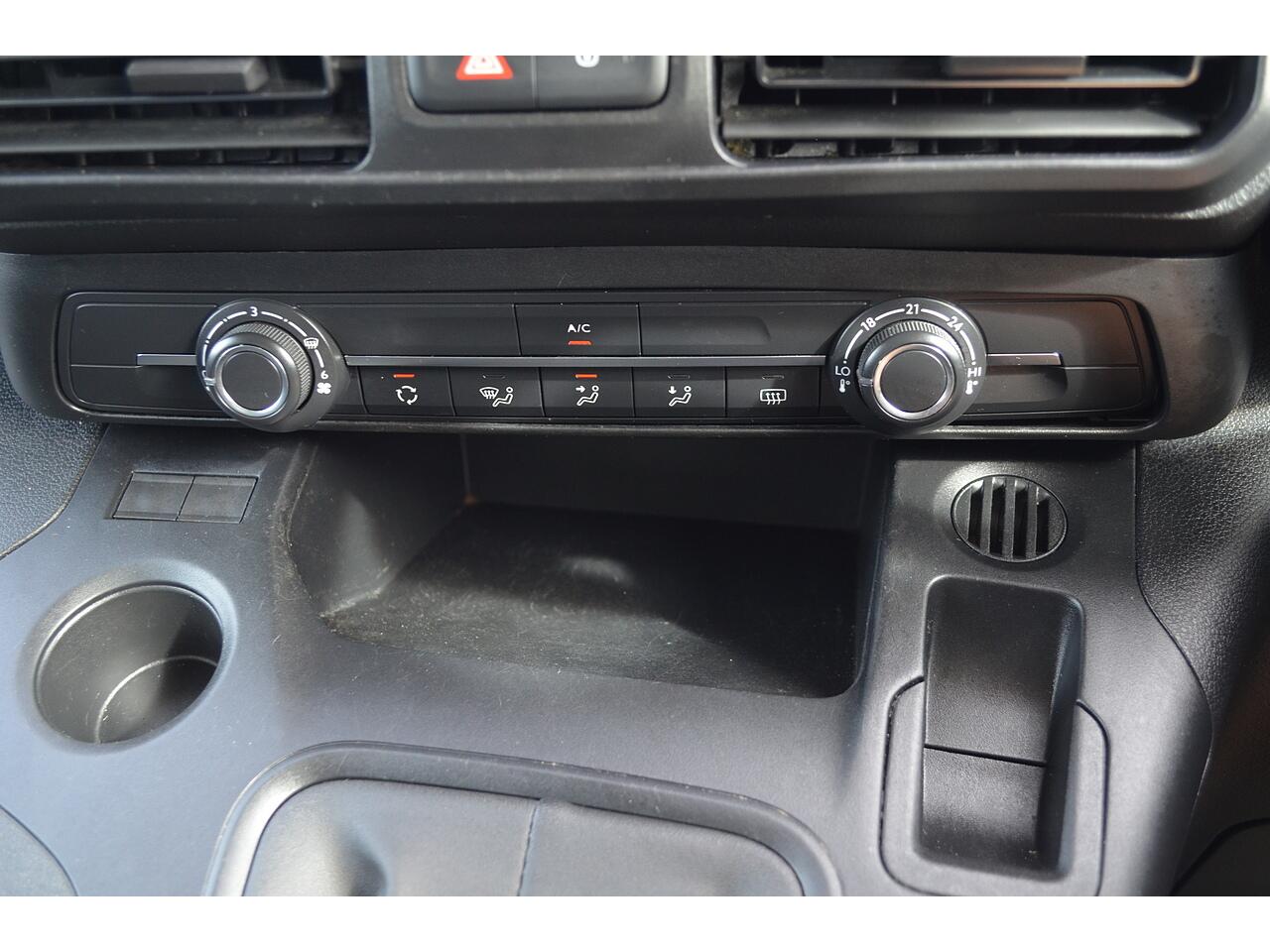 Vauxhall Combo Life view 30
