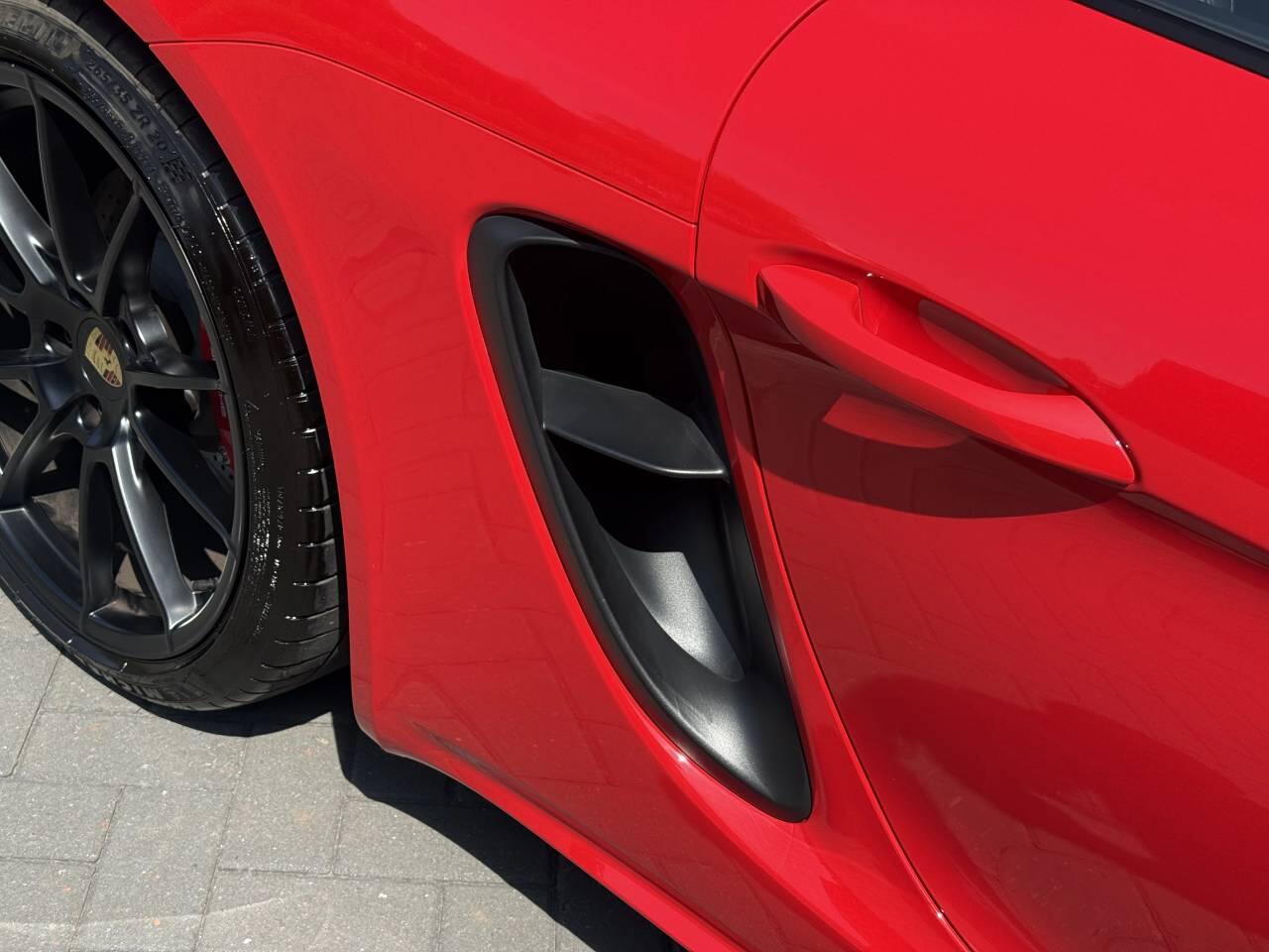 Porsche Cayman view 40