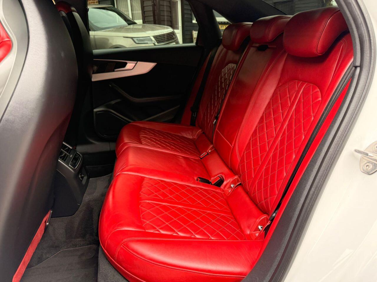 Audi S4 view 14