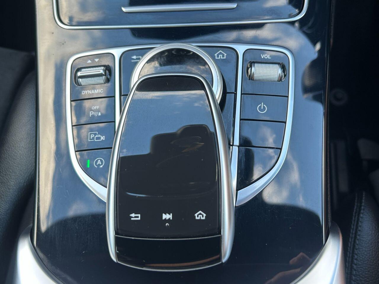 Mercedes-Benz C Class view 26