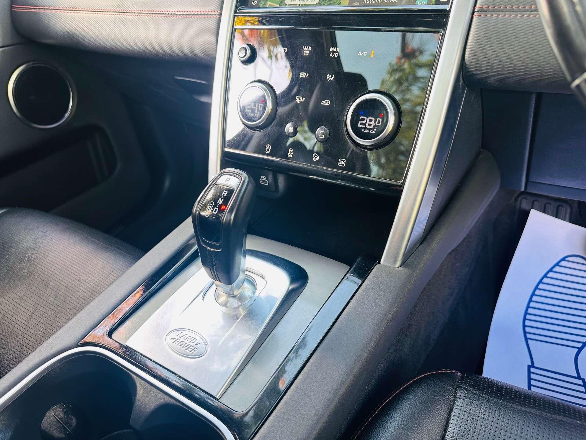 Land Rover Discovery Sport view 16