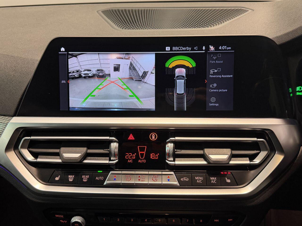 BMW 3 Series view 24