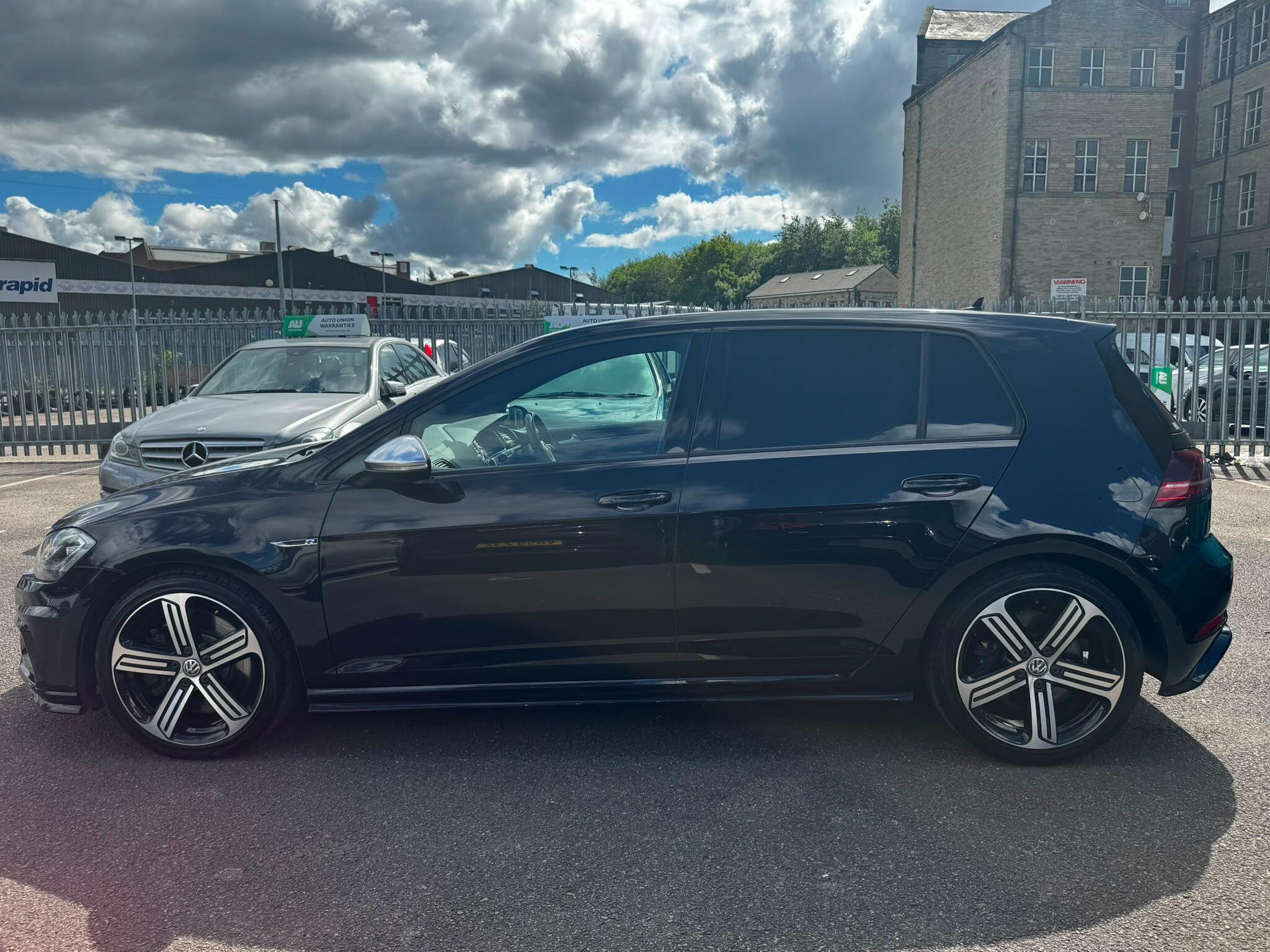 Volkswagen Golf view 6