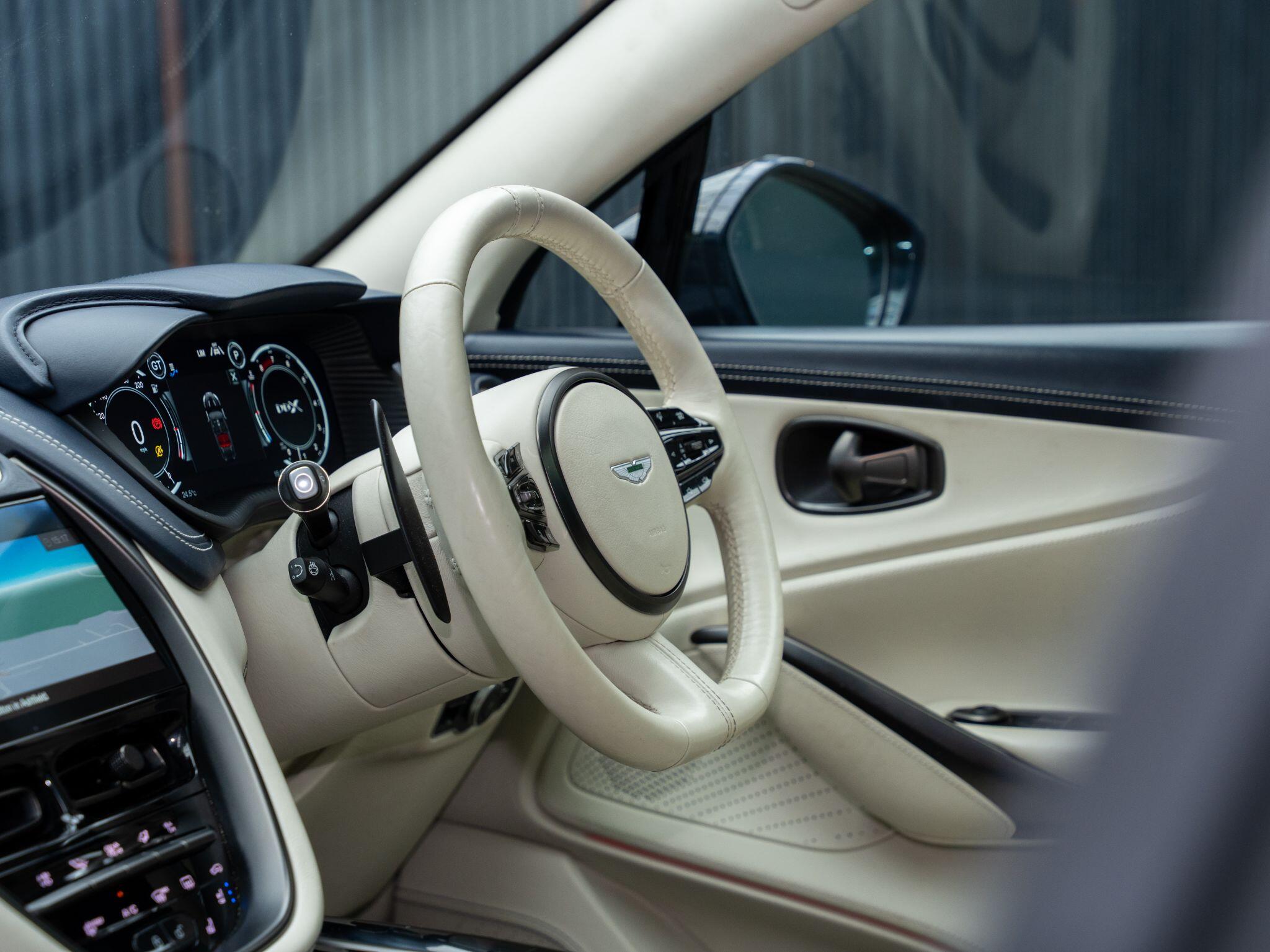 Aston Martin DBX view 38