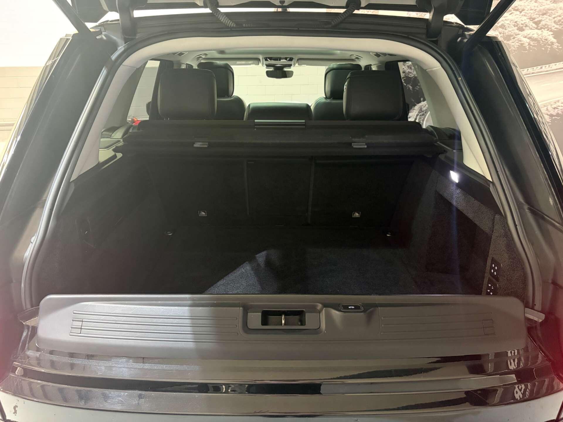 Land Rover Range Rover view 8