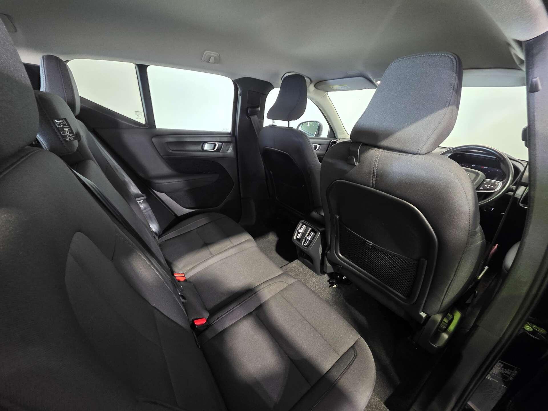 Volvo XC40 view 30