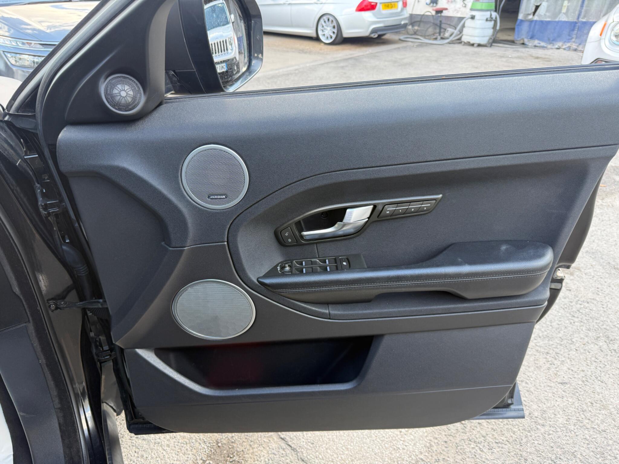 Land Rover Range Rover Evoque - Image 33
