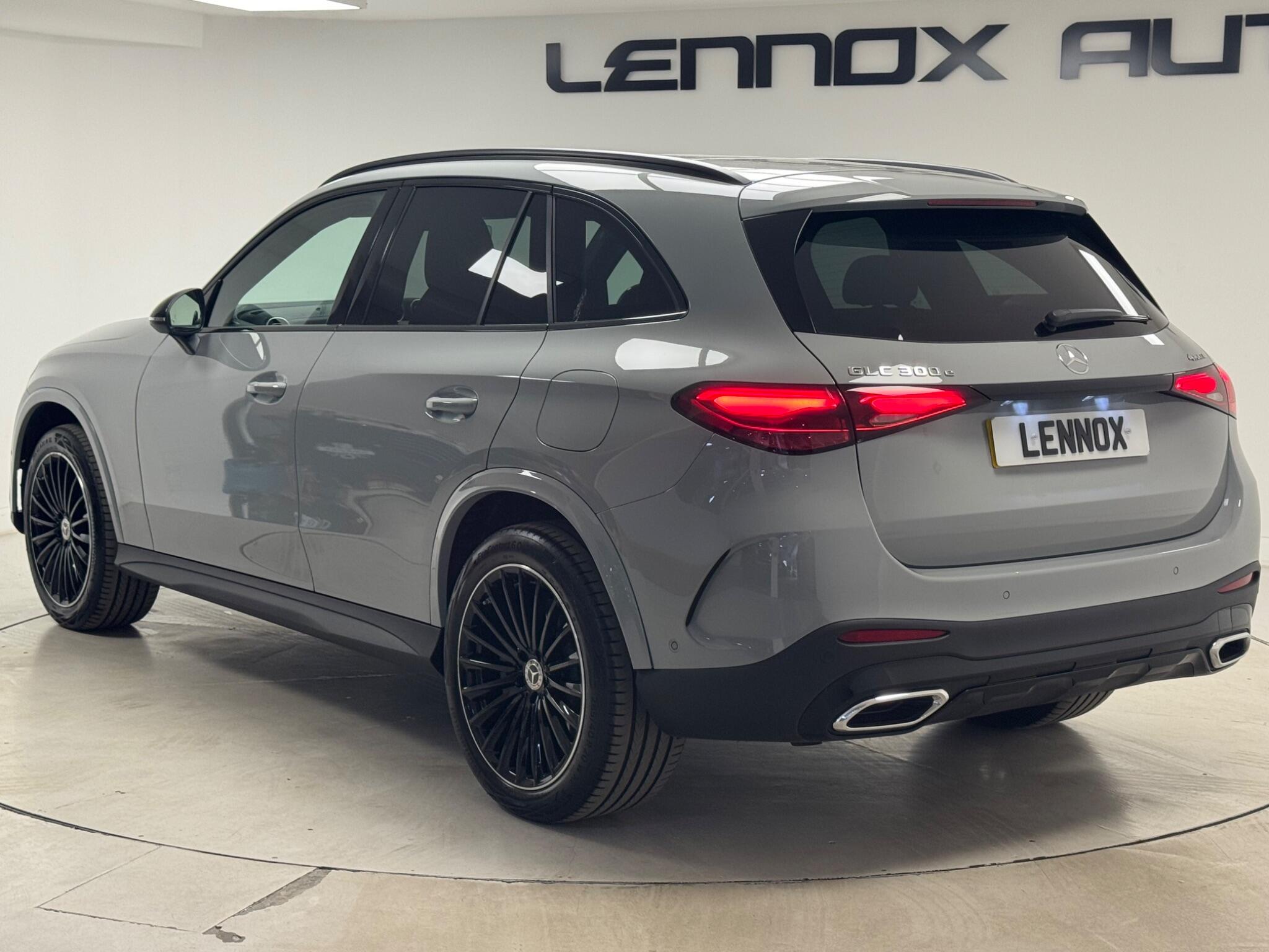 Mercedes-Benz GLC view 4